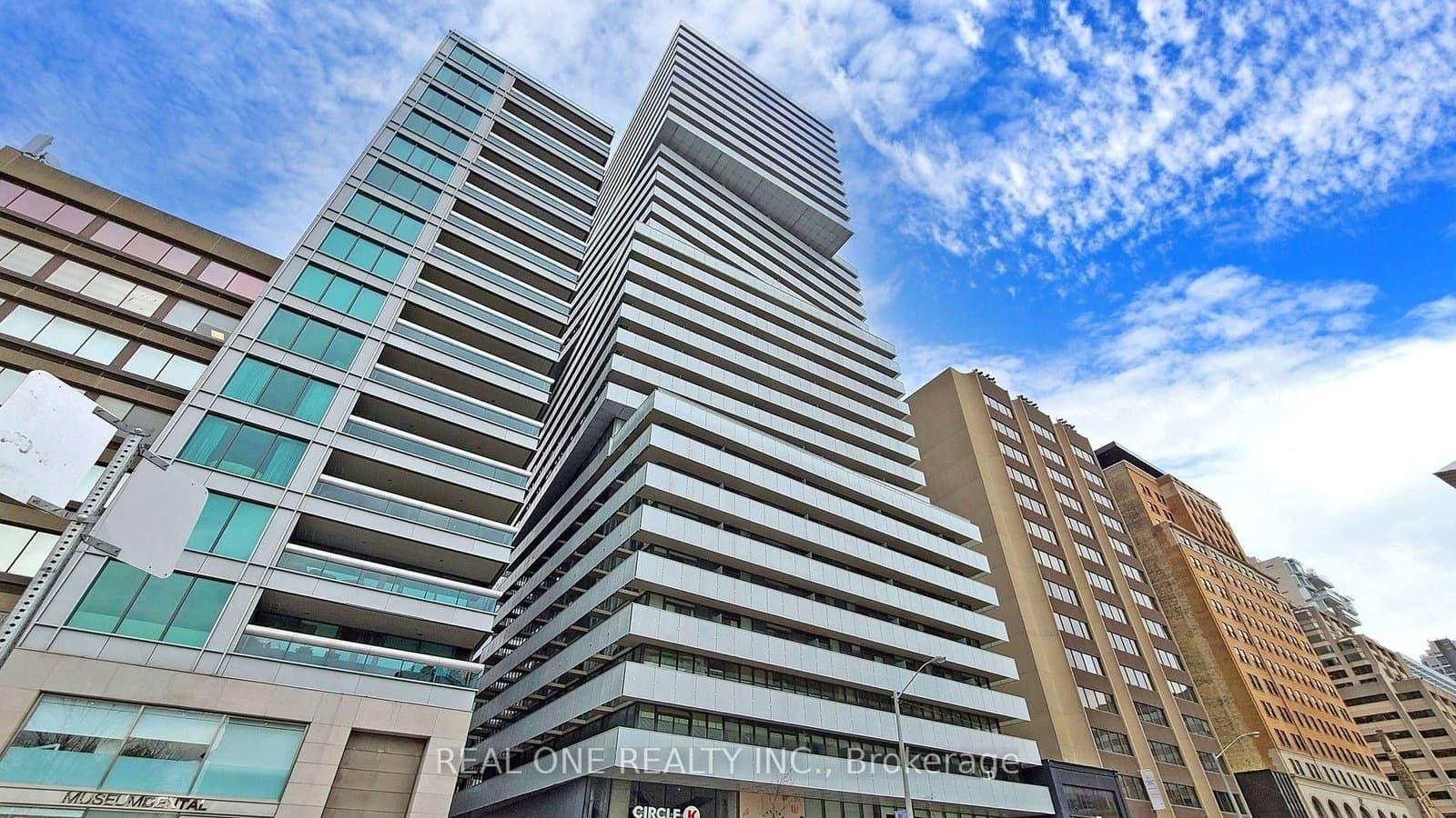 200 Bloor Street W, Unit 1808