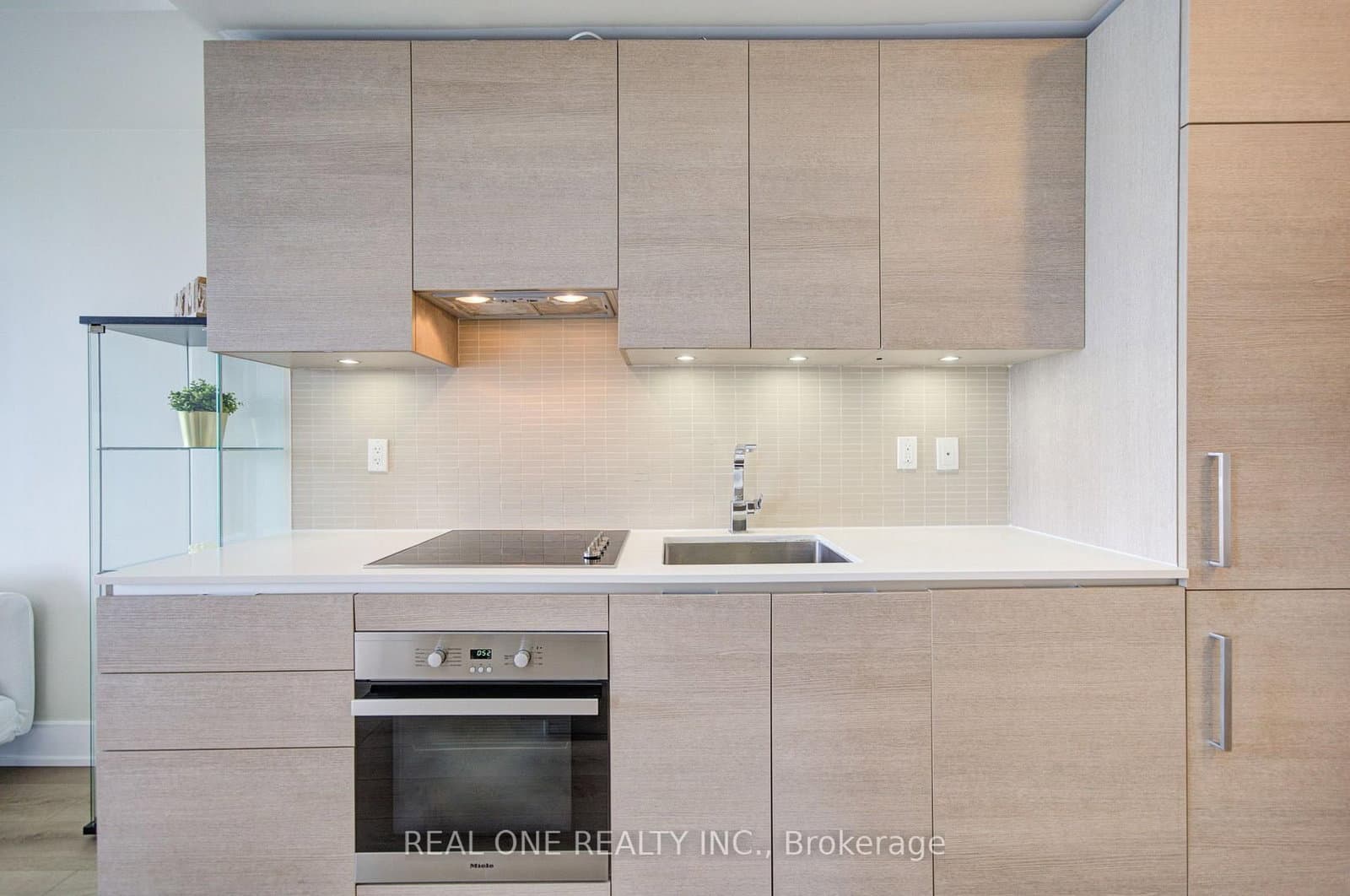 200 Bloor Street W, Unit 1808 thumbnail 10