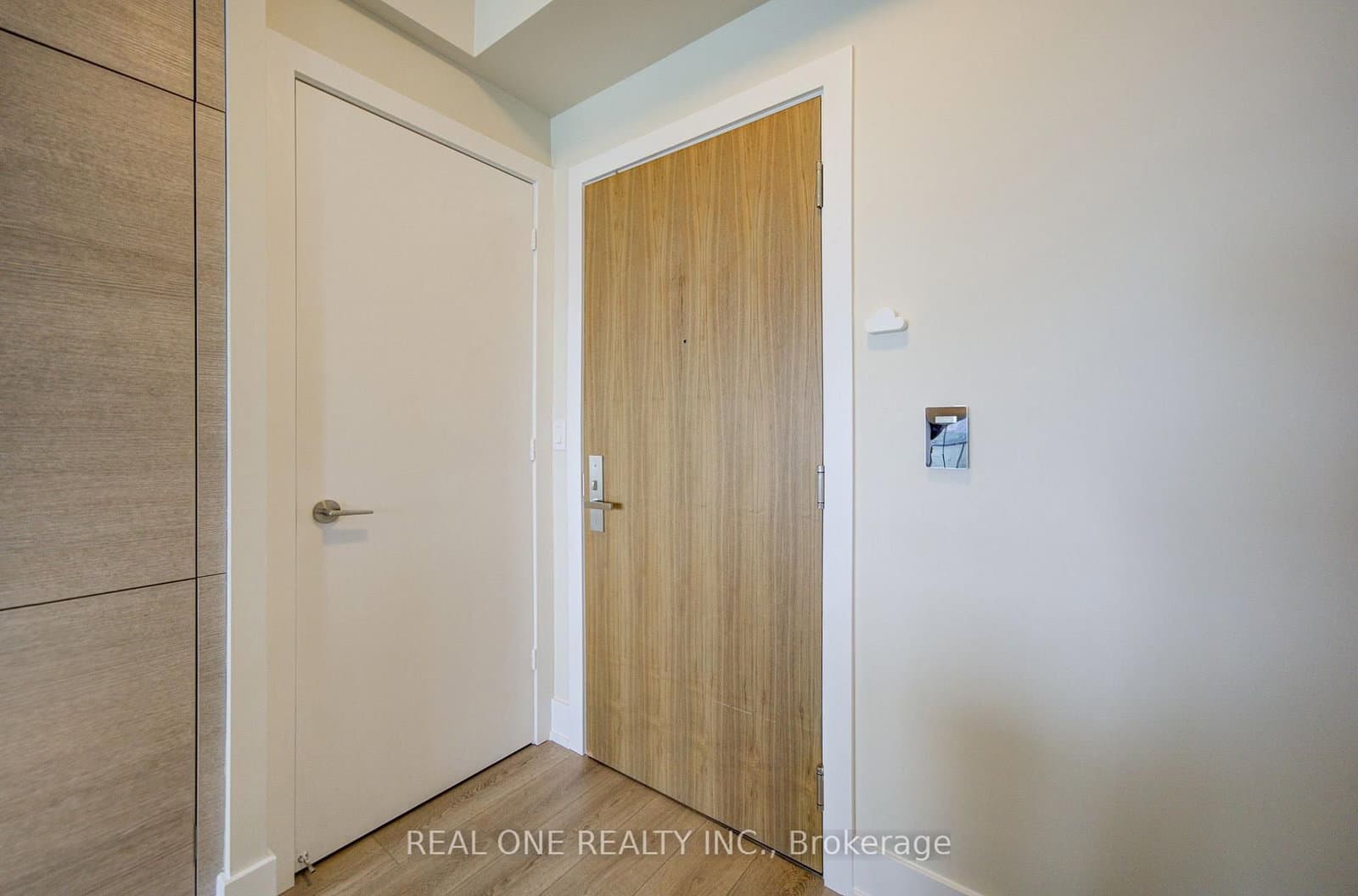 200 Bloor Street W, Unit 1808 thumbnail 6