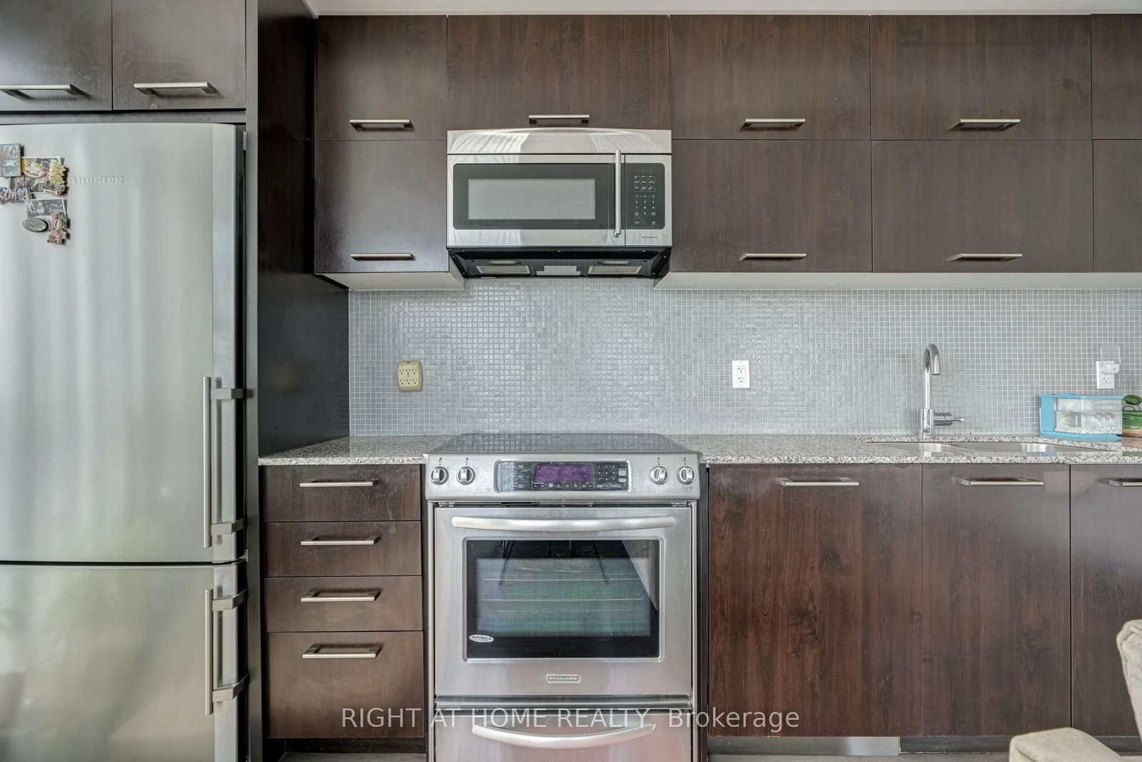 5162 Yonge Street, Unit LPH208 thumbnail 11