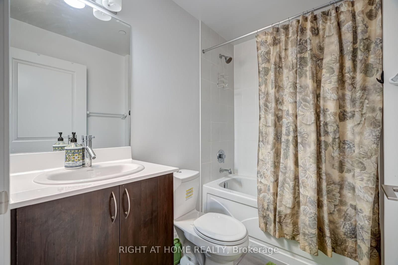 5162 Yonge Street, Unit LPH208 thumbnail 14