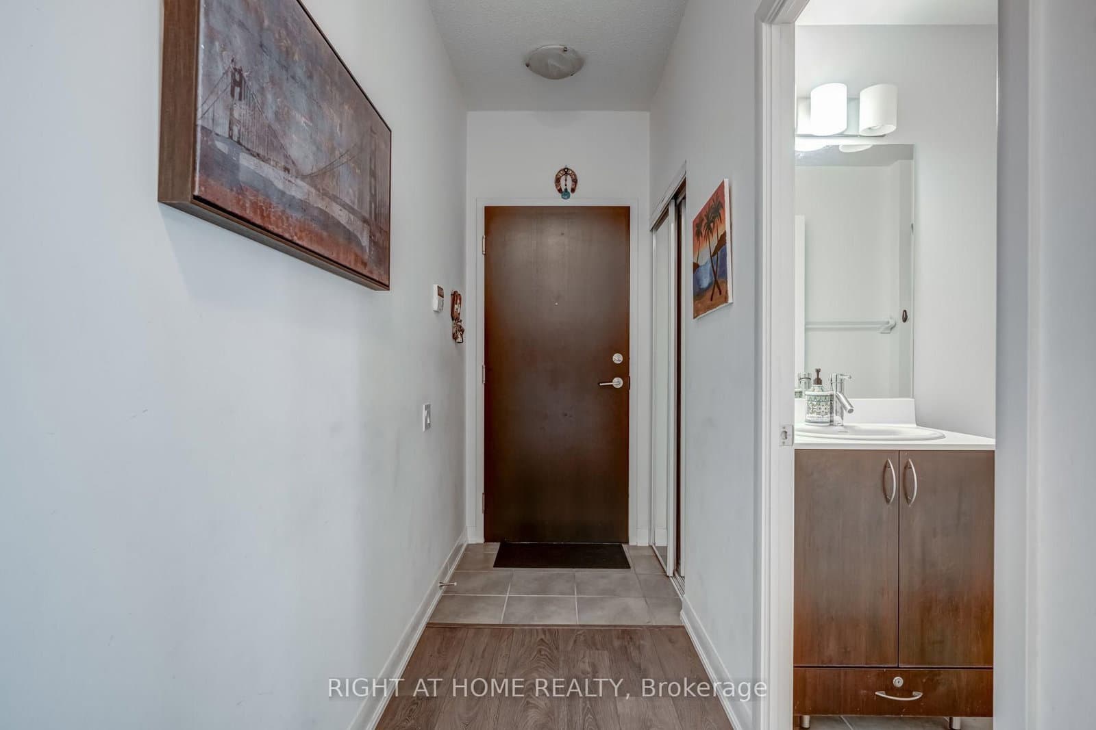 5162 Yonge Street, Unit LPH208 thumbnail 4
