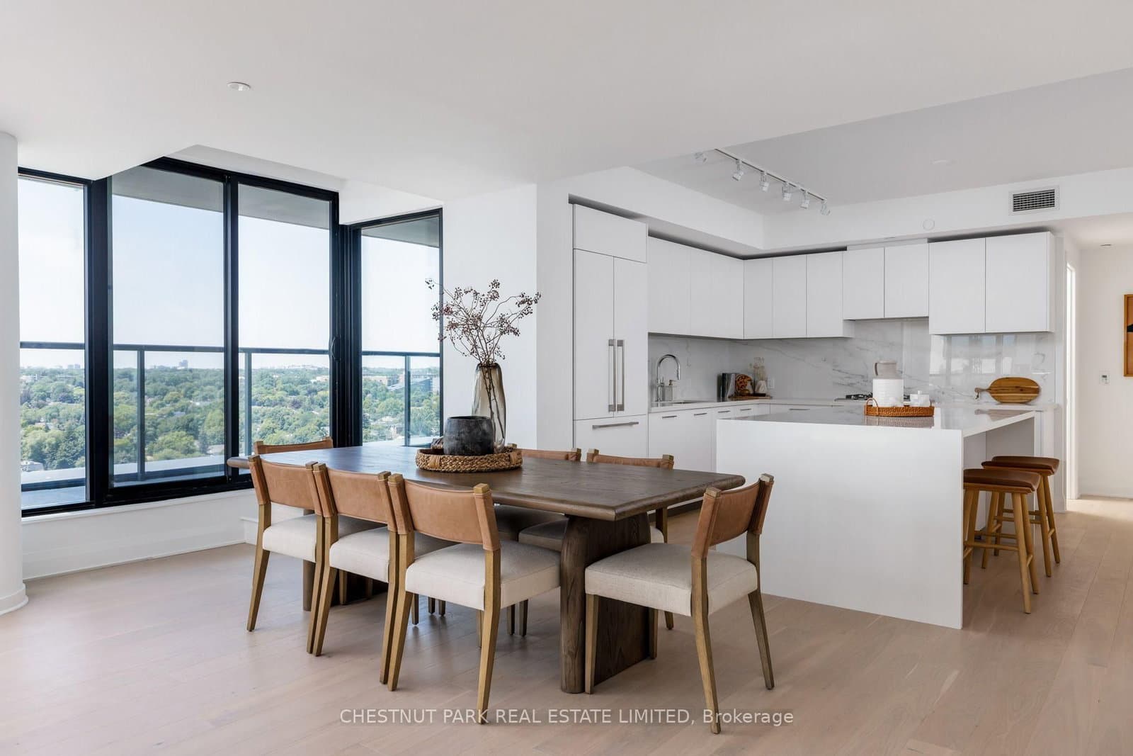 33 Frederick Todd Way, Unit 1602 thumbnail 7