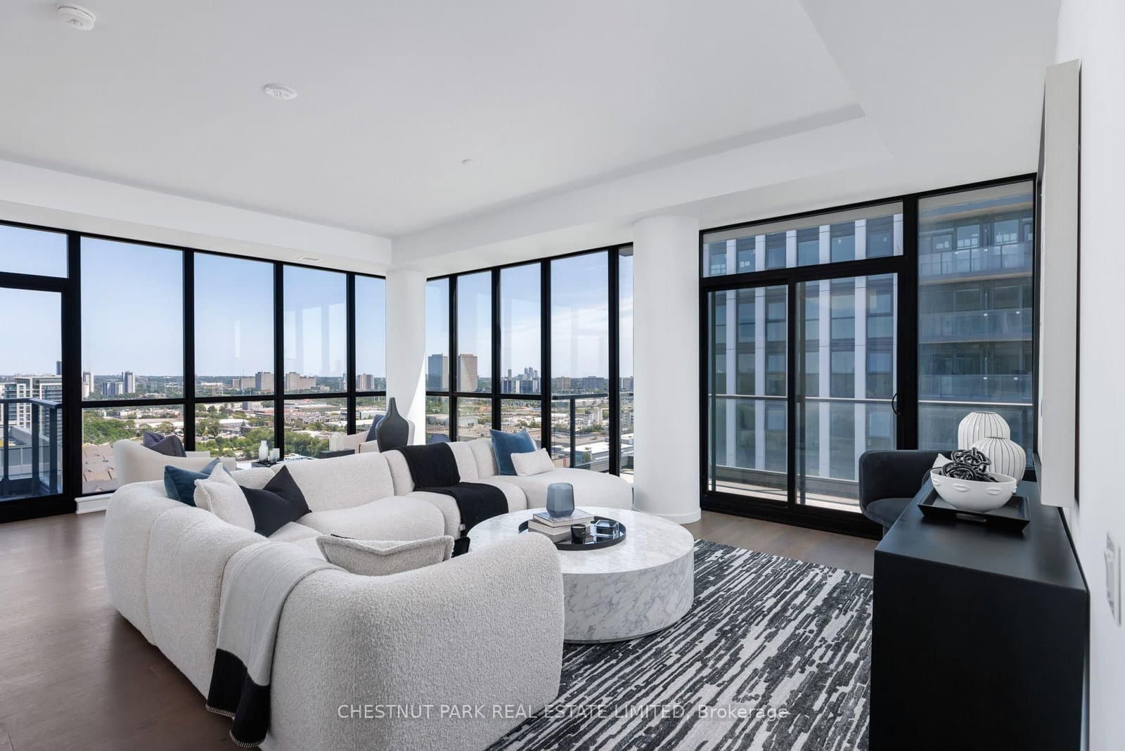 33 Frederick Todd Way, Unit LPH01 thumbnail 2