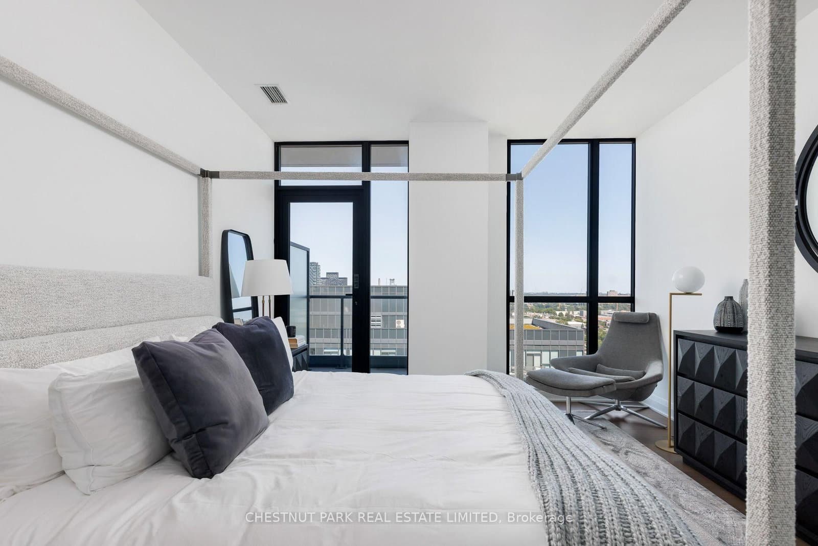 33 Frederick Todd Way, Unit LPH01 thumbnail 21