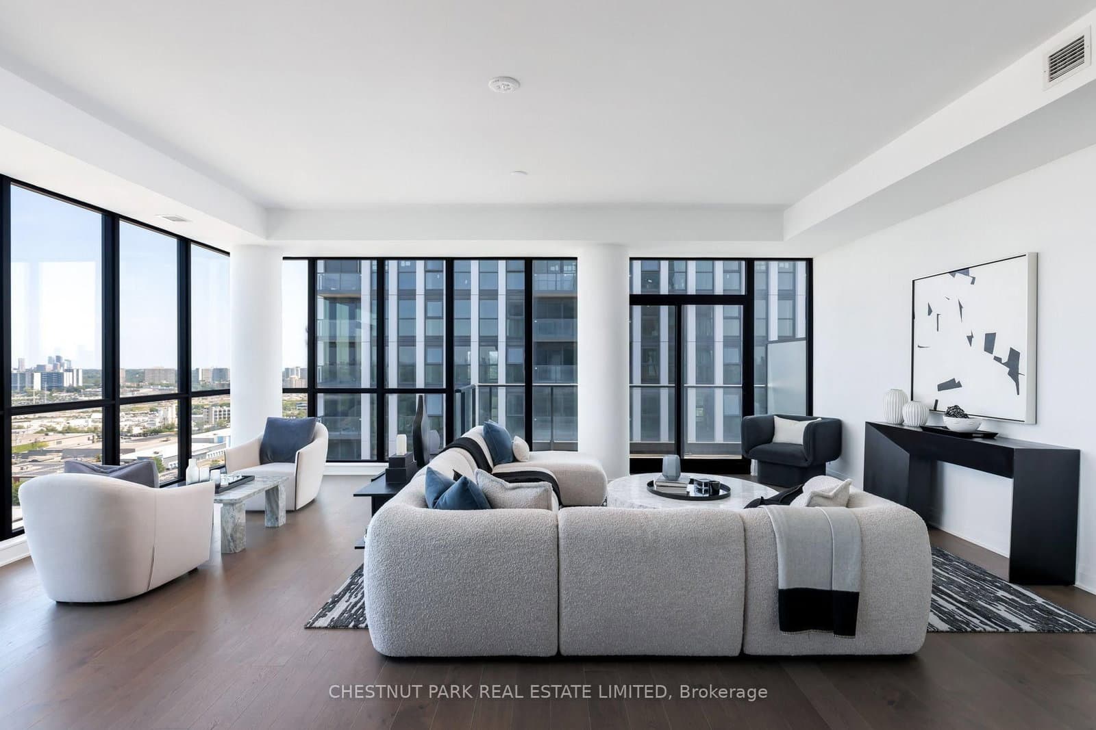 33 Frederick Todd Way, Unit LPH01 thumbnail 3