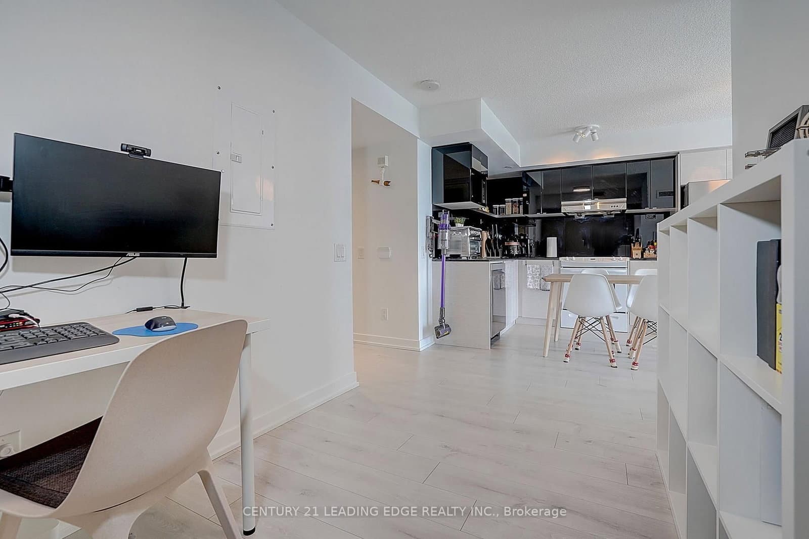 72 Esther Shiner Boulevard, Unit 2102 thumbnail 14