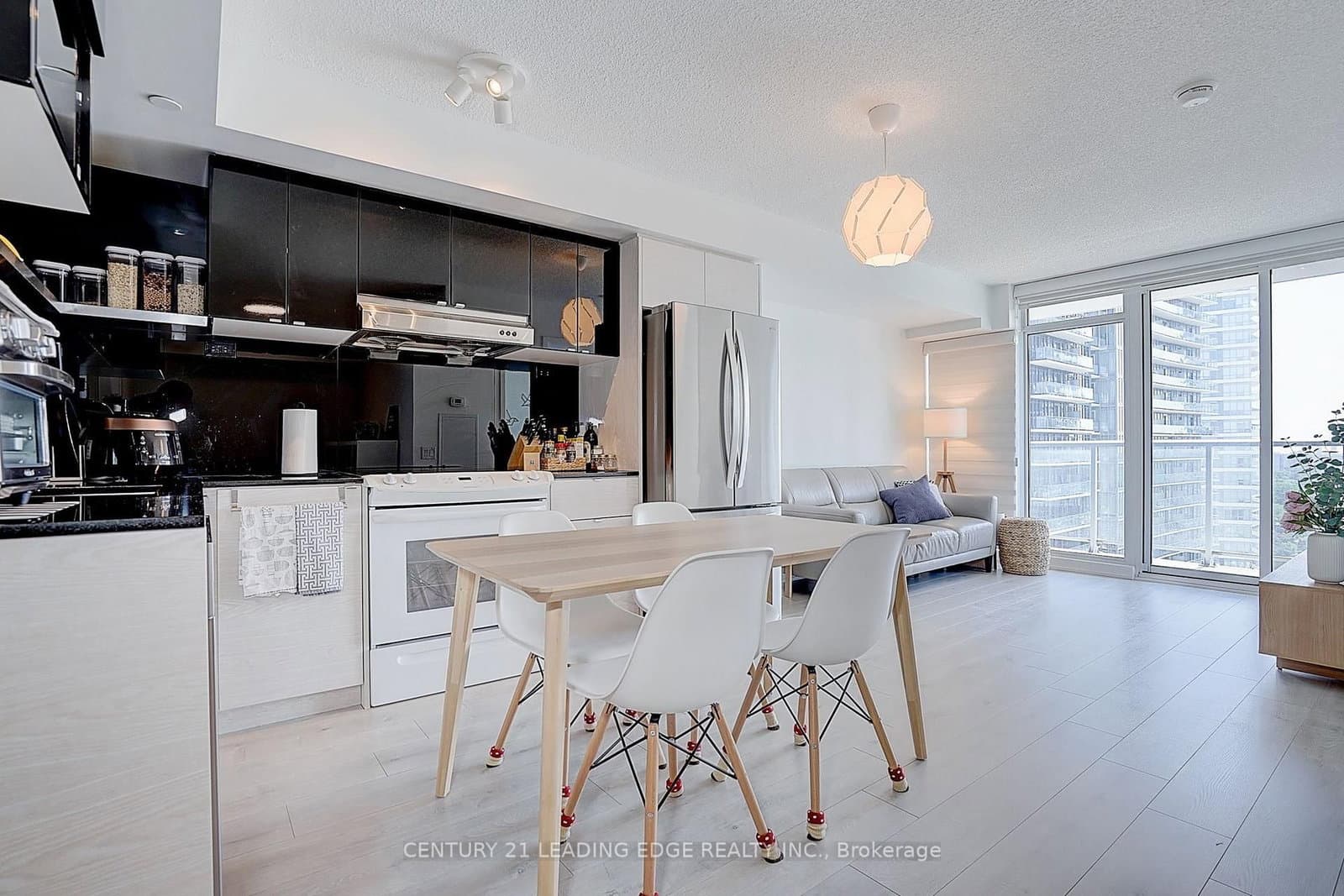 72 Esther Shiner Boulevard, Unit 2102 thumbnail 17