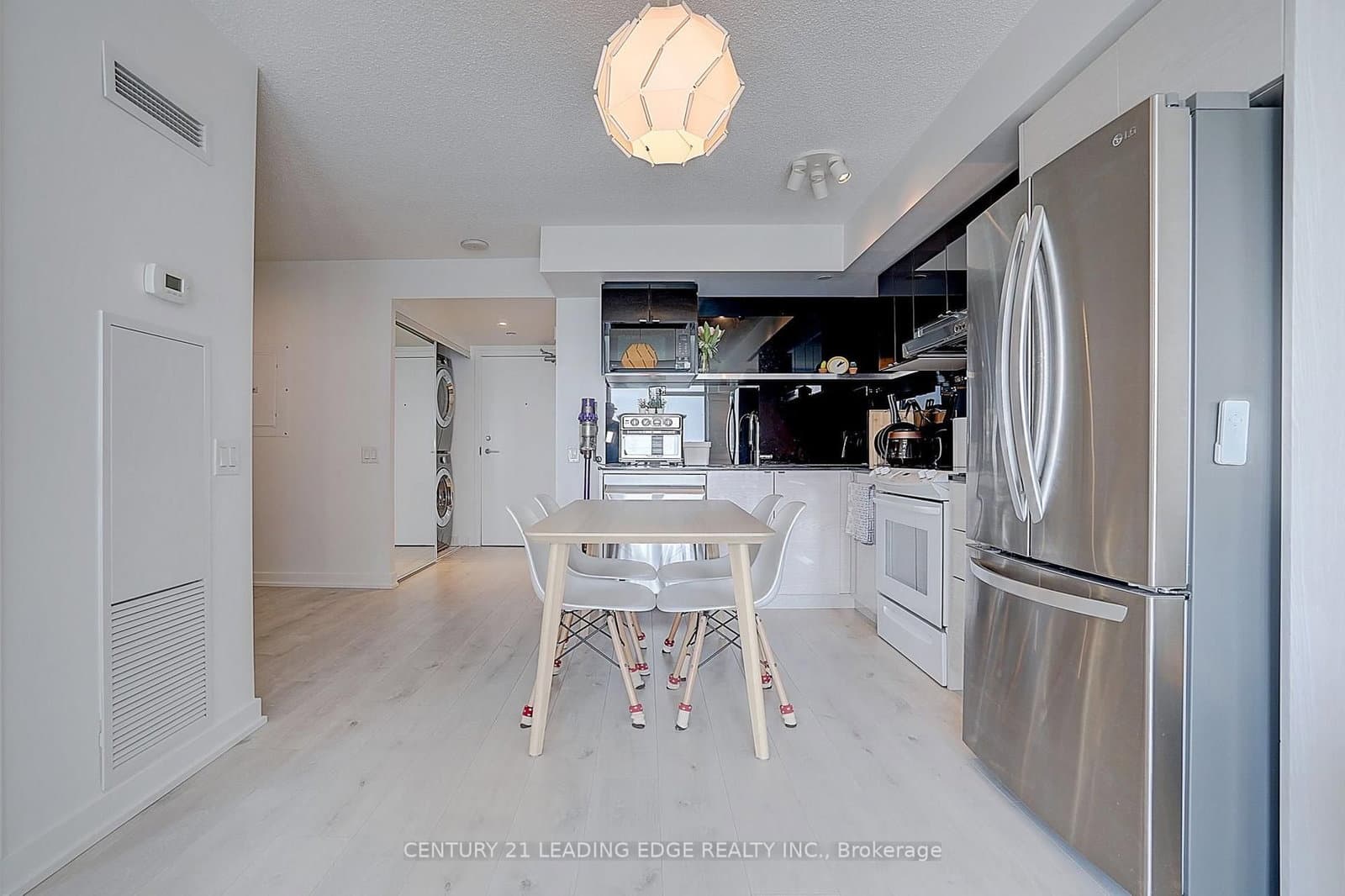 72 Esther Shiner Boulevard, Unit 2102 thumbnail 19
