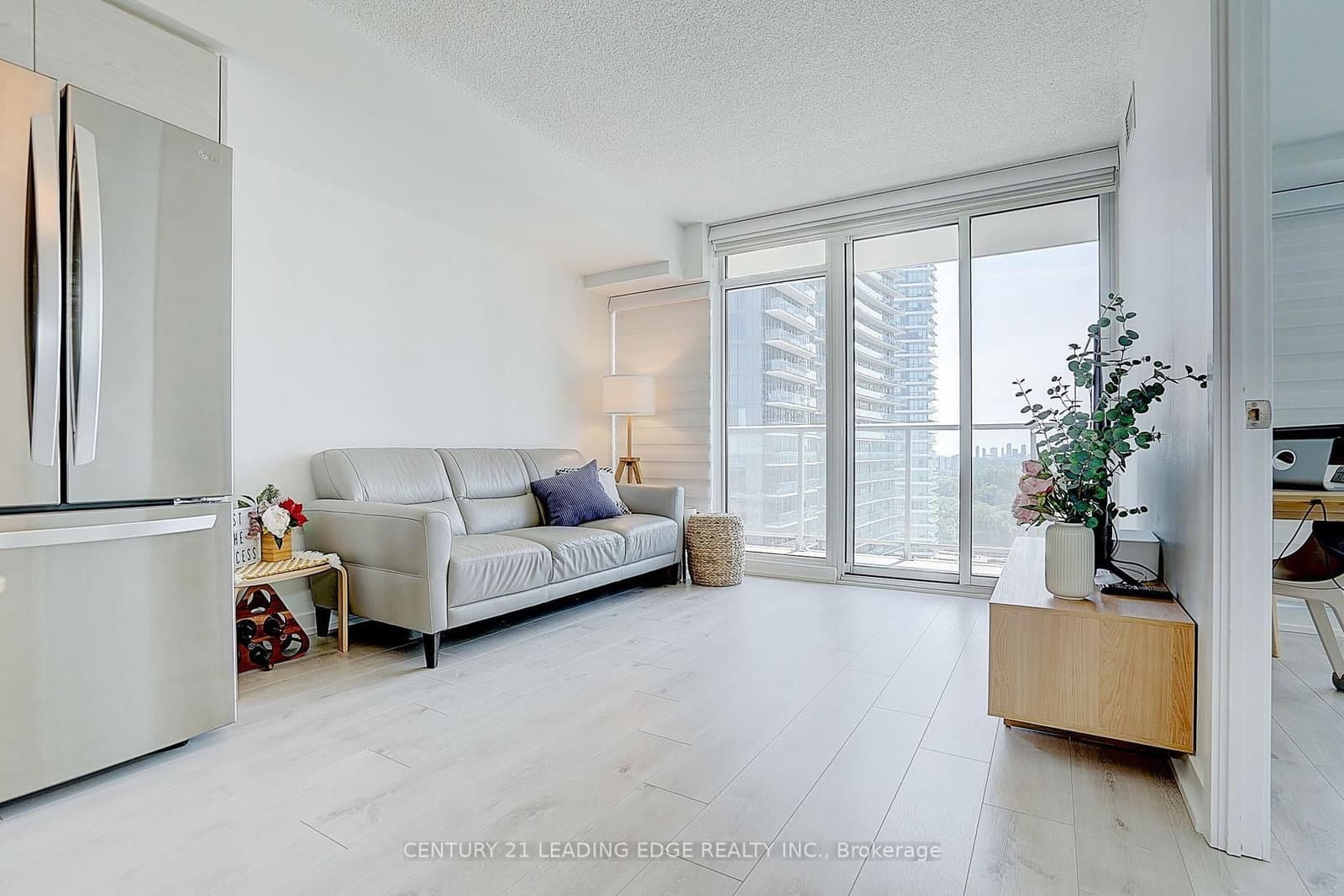 72 Esther Shiner Boulevard, Unit 2102 thumbnail 25