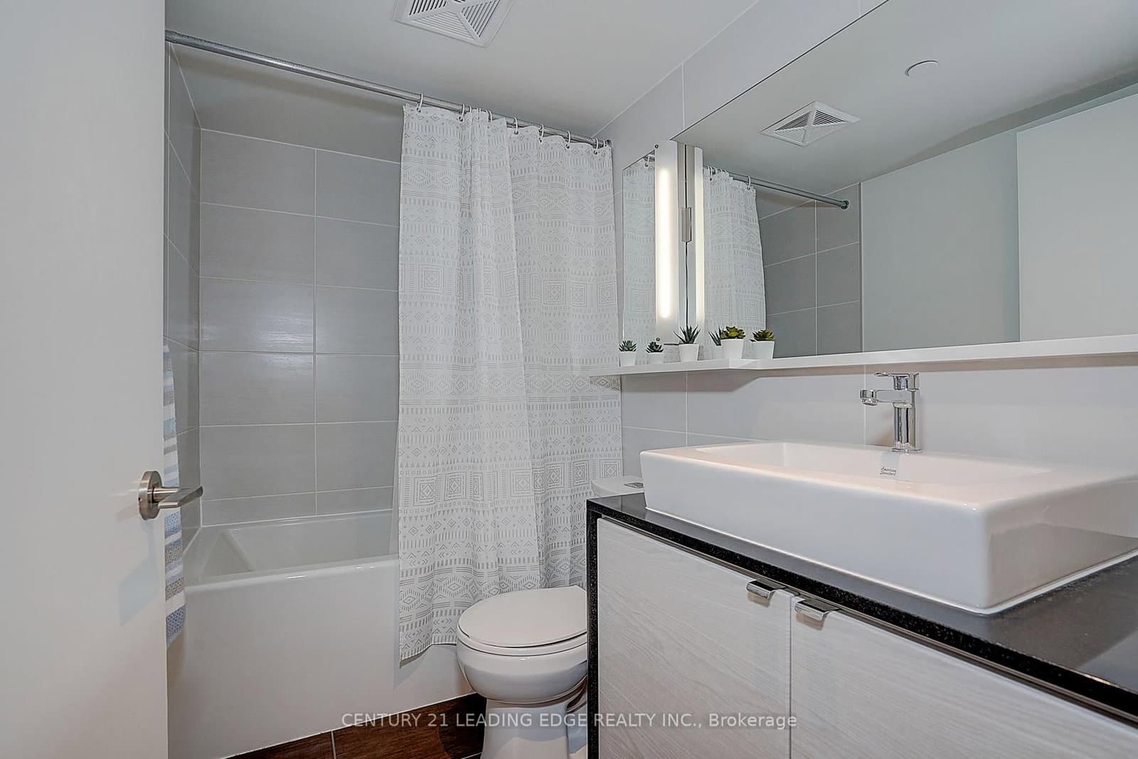 72 Esther Shiner Boulevard, Unit 2102 thumbnail 33