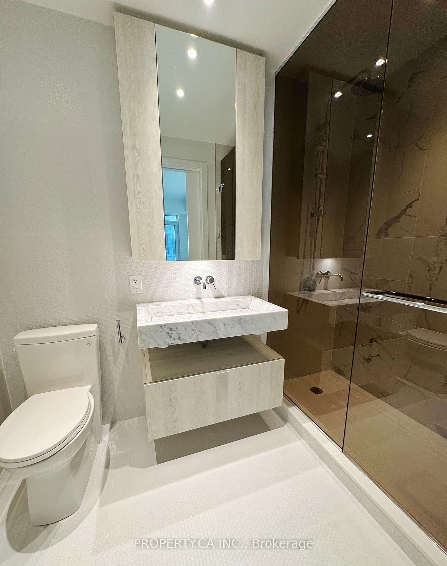 11 Yorkville Avenue, Unit 1007 thumbnail 8