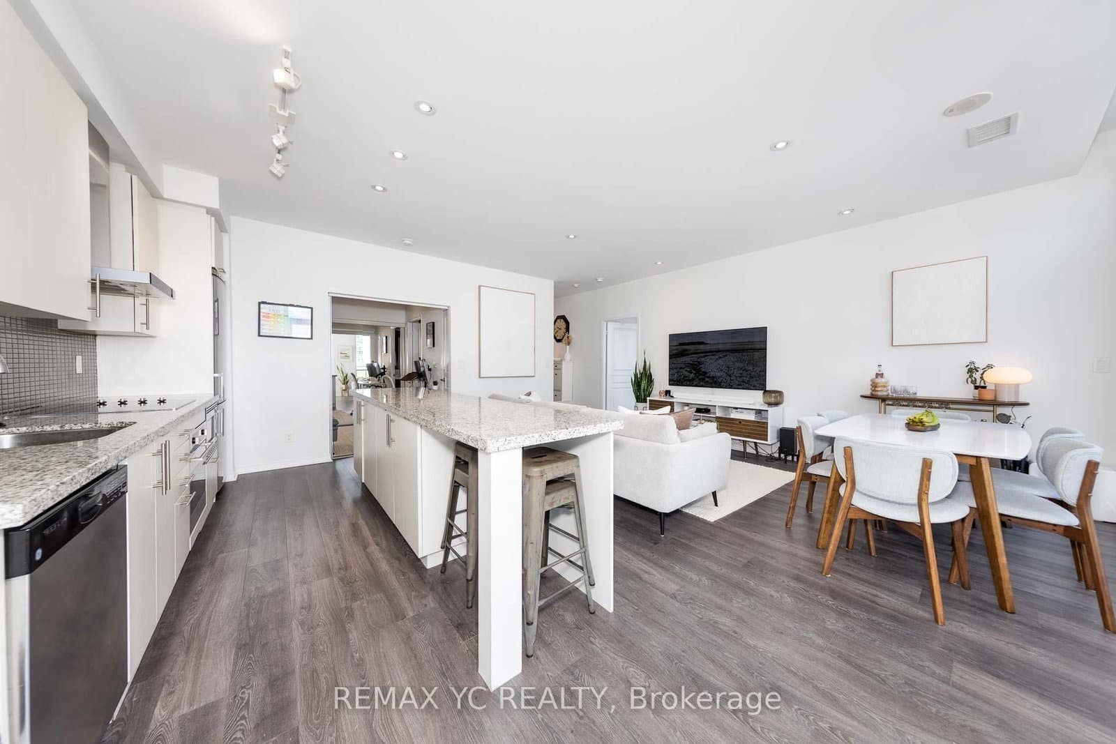 352 Front Street W, Unit PH09 thumbnail 4