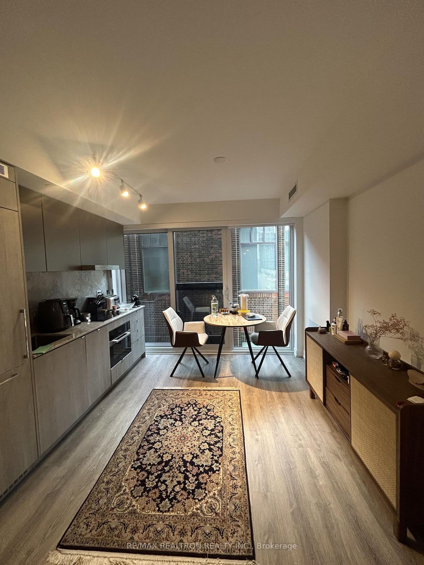 771 Yonge Street, Unit 911 thumbnail 6