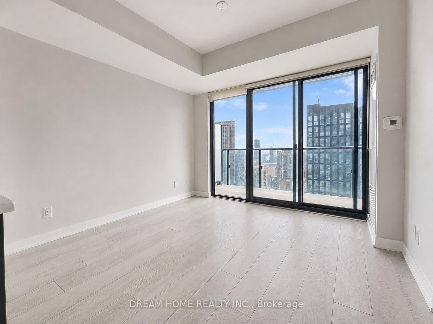 47 Mutual Street, Unit 2808 thumbnail 4