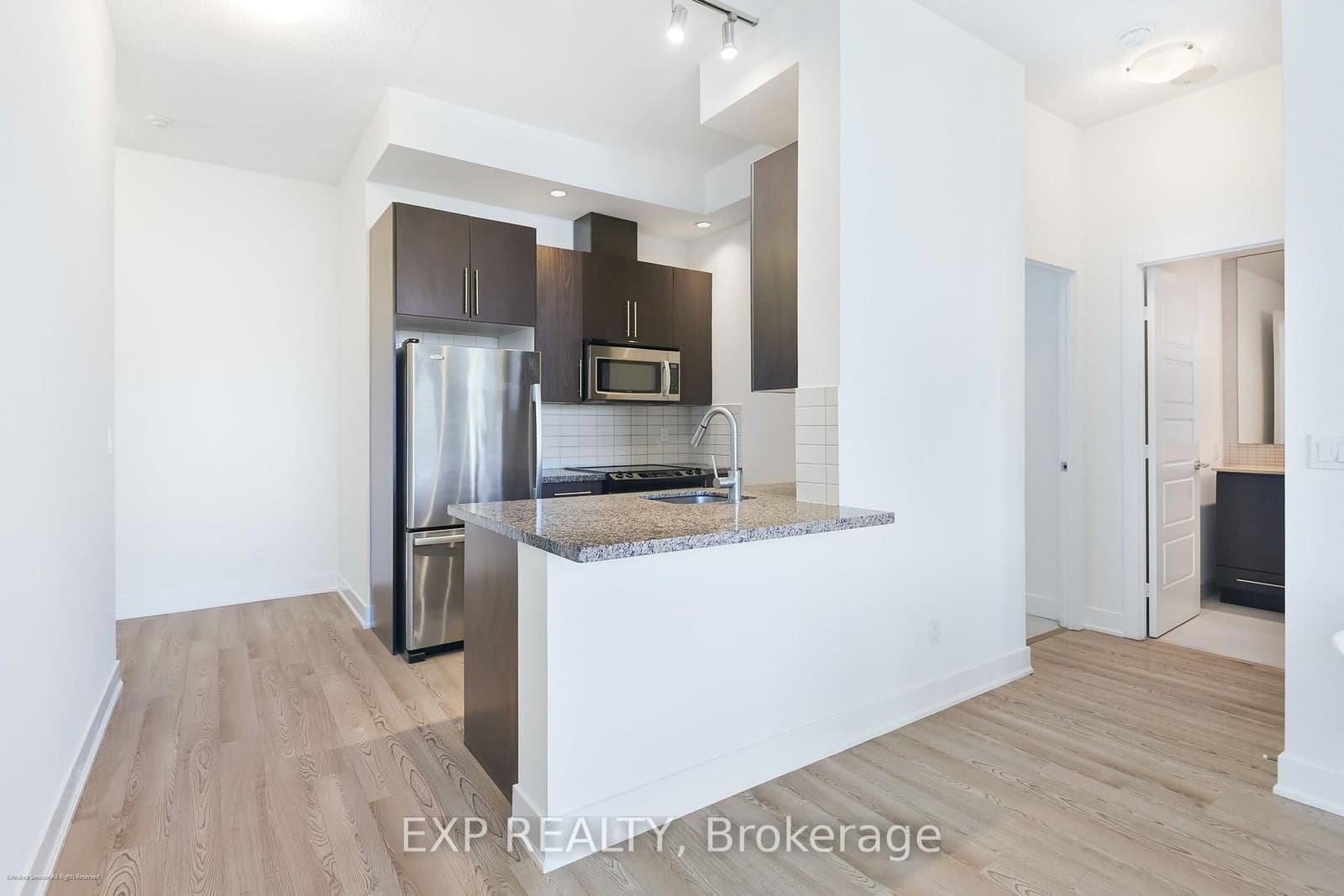 28 Linden Street, Unit PH2 thumbnail 11