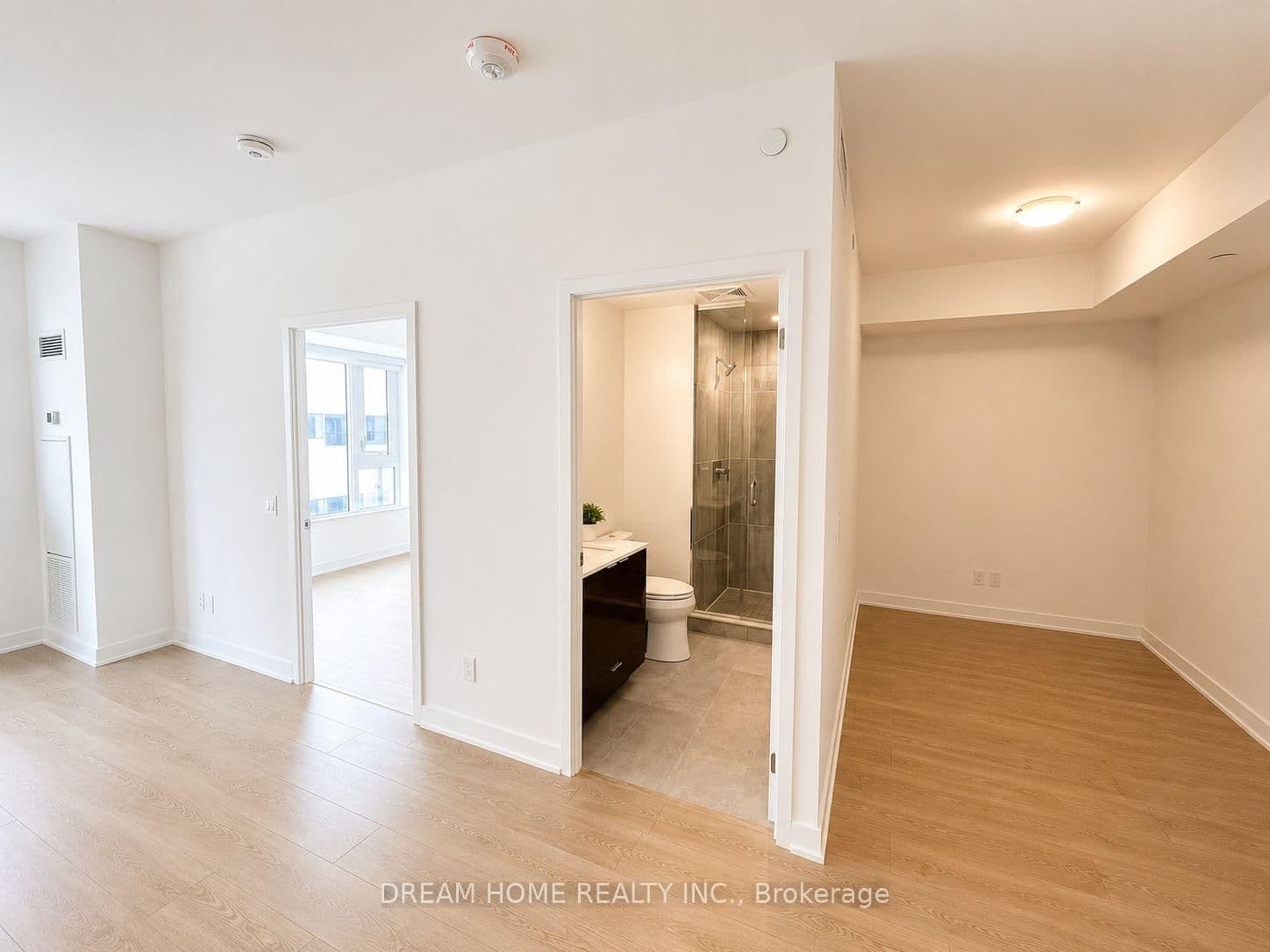543 Richmond Street W, Unit 1424 thumbnail 9
