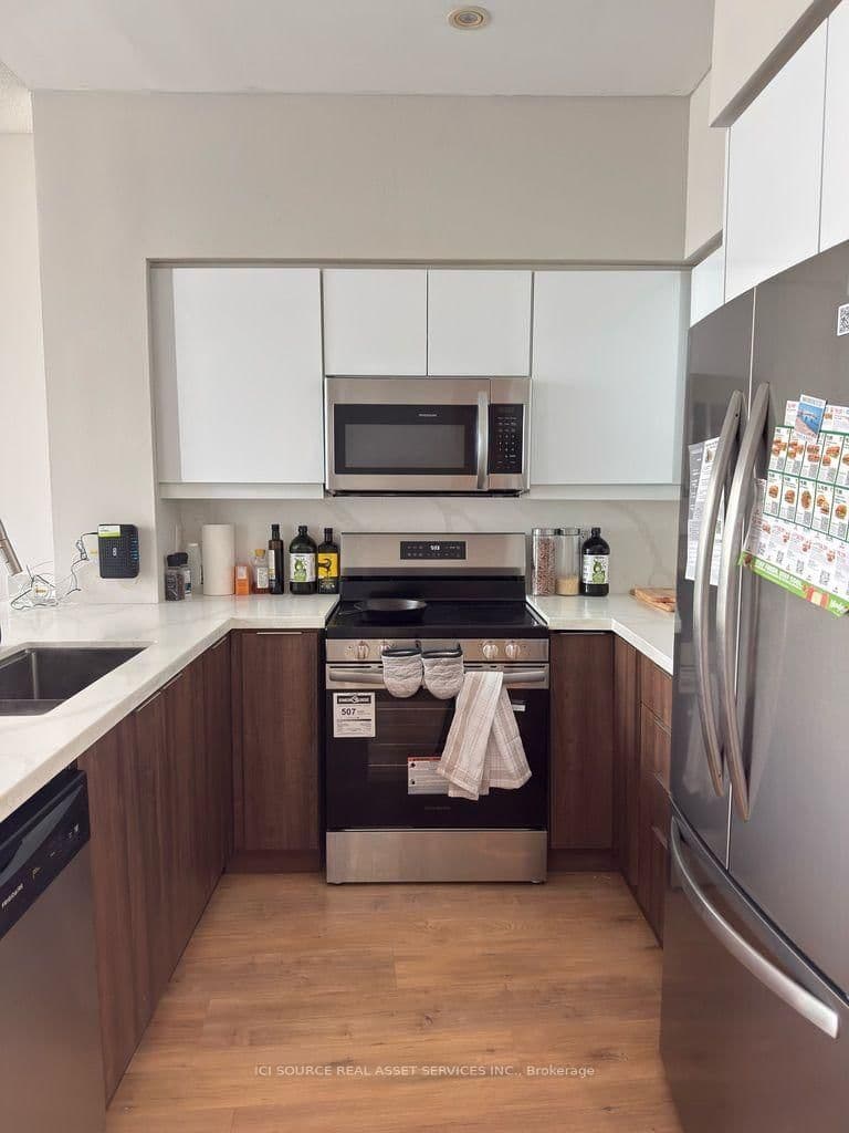 509 Beecroft Road, Unit PH09 thumbnail 3