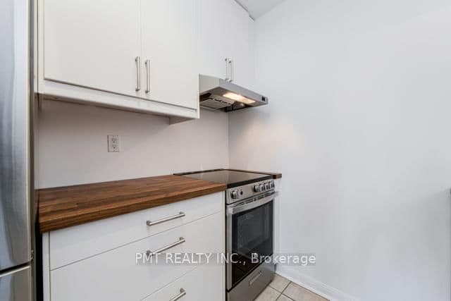 550 Front Street W, Unit 427 thumbnail 5