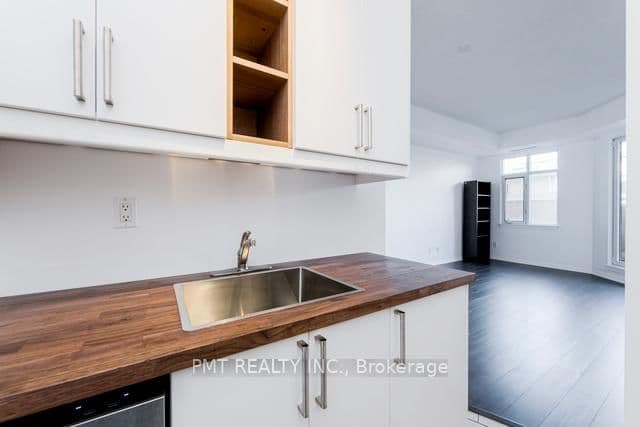 550 Front Street W, Unit 427 thumbnail 6