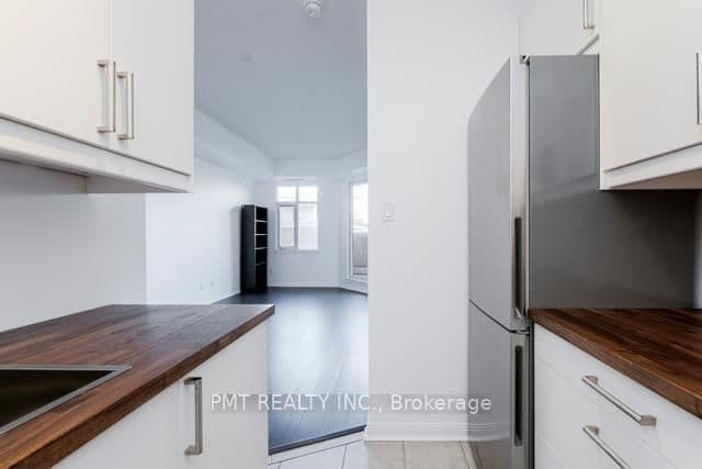 550 Front Street W, Unit 427 thumbnail 8