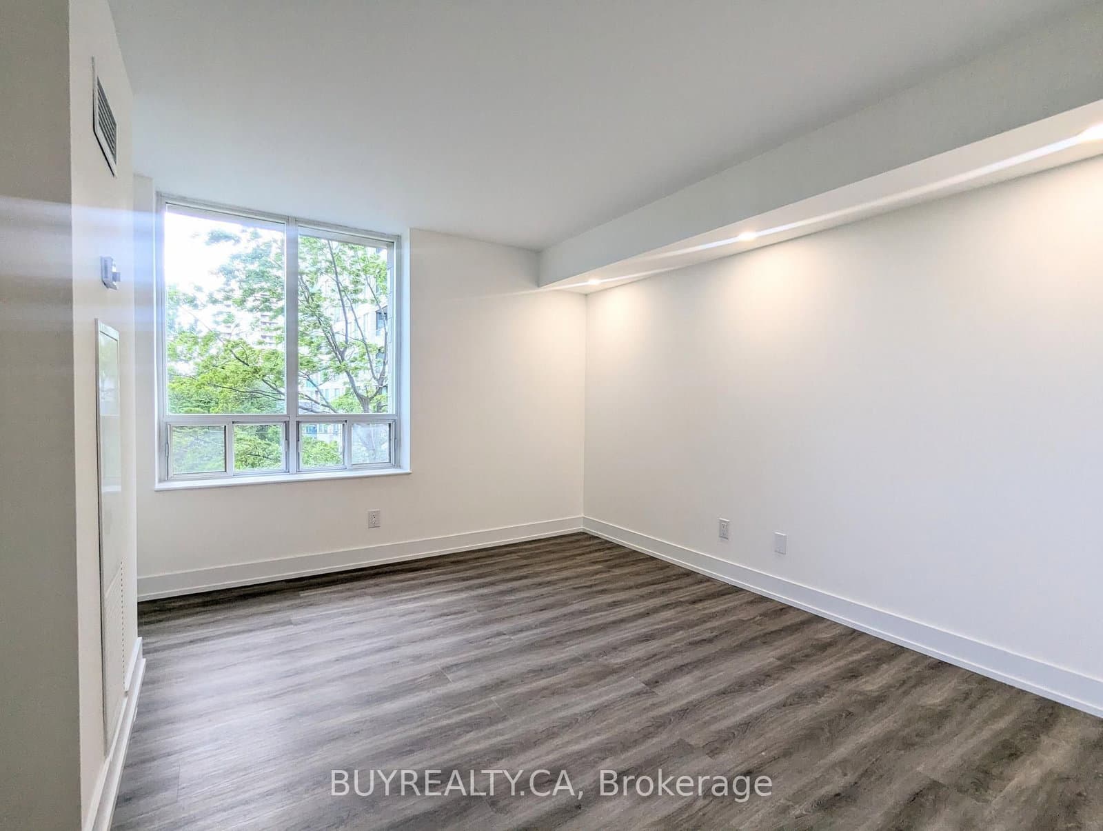 256 Doris Avenue, Unit 308 thumbnail 32