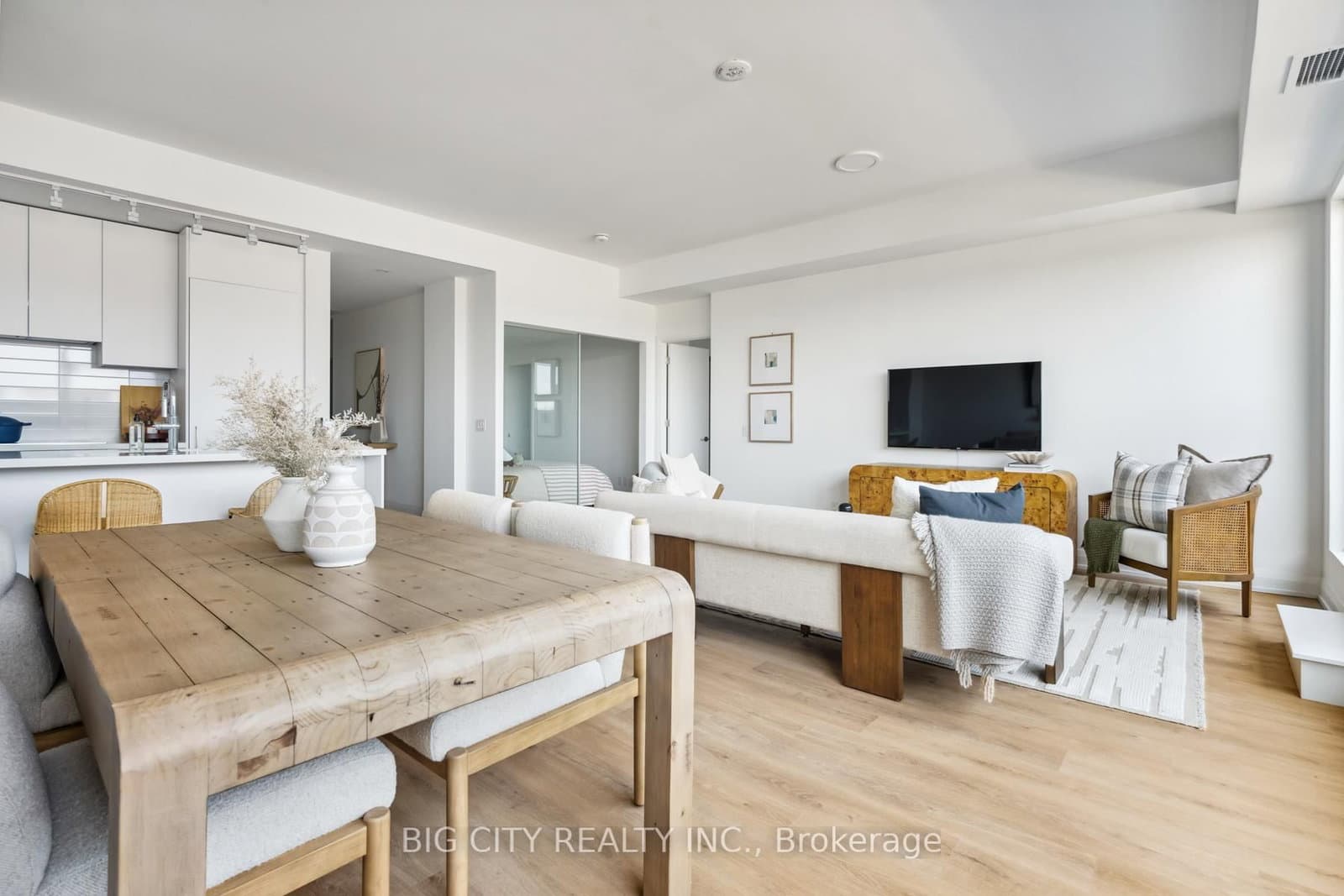 36 Brentcliffe Road, Unit 214 thumbnail 14