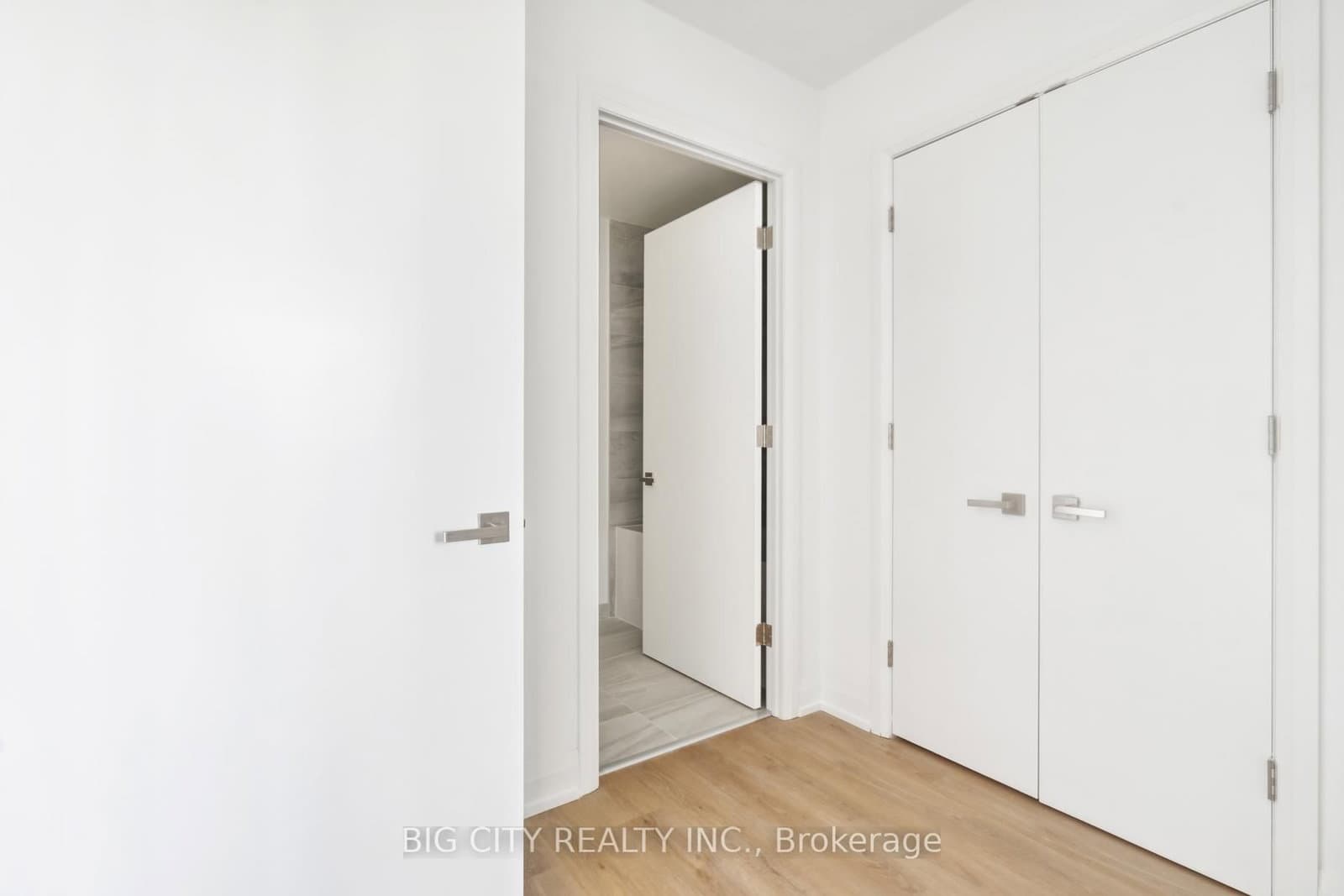 36 Brentcliffe Road, Unit 214 thumbnail 21