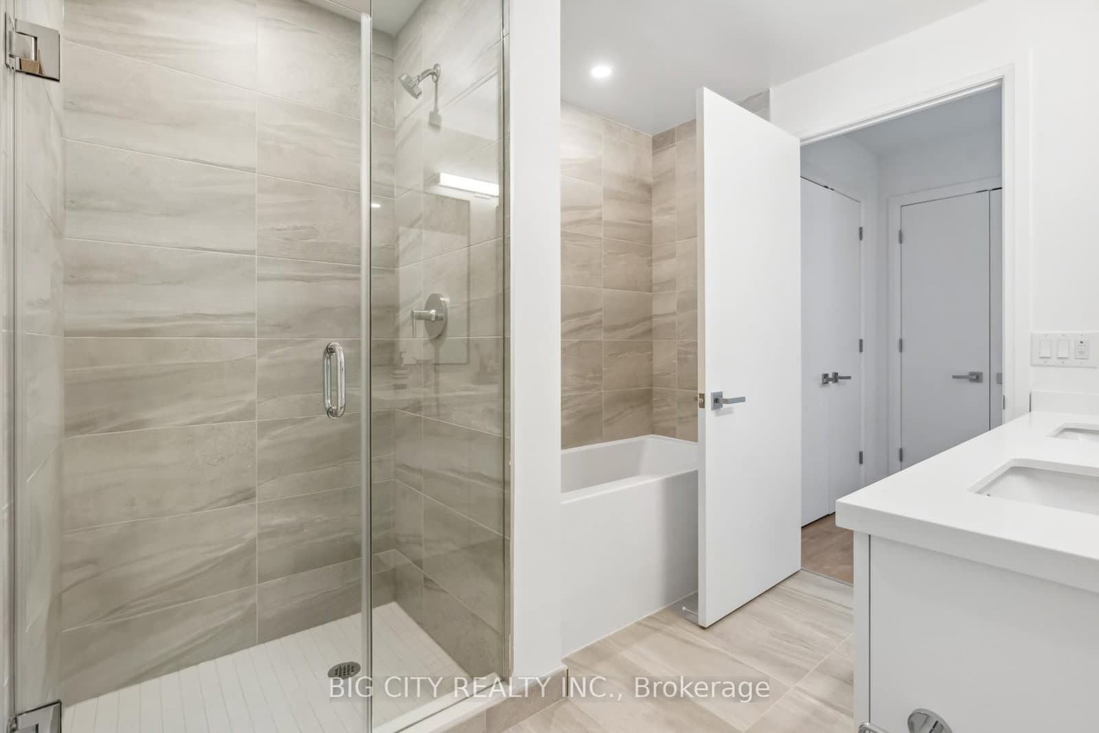 36 Brentcliffe Road, Unit 214 thumbnail 22