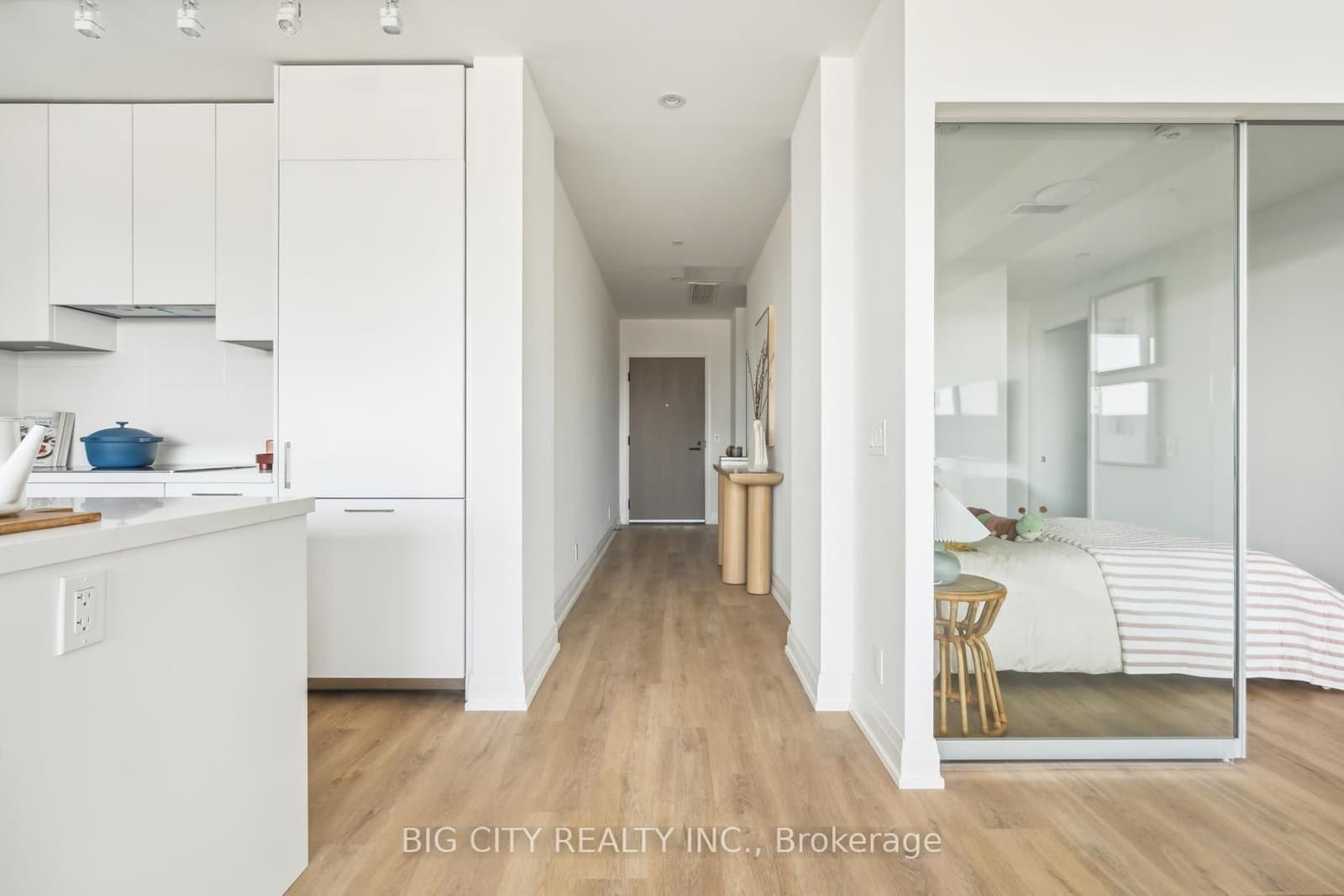 36 Brentcliffe Road, Unit 214 thumbnail 6
