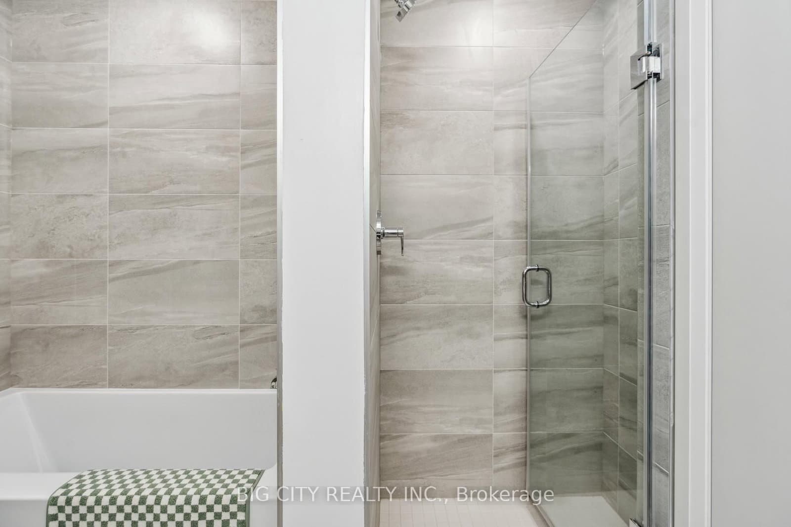 36 Brentcliffe Road, Unit 307 thumbnail 10