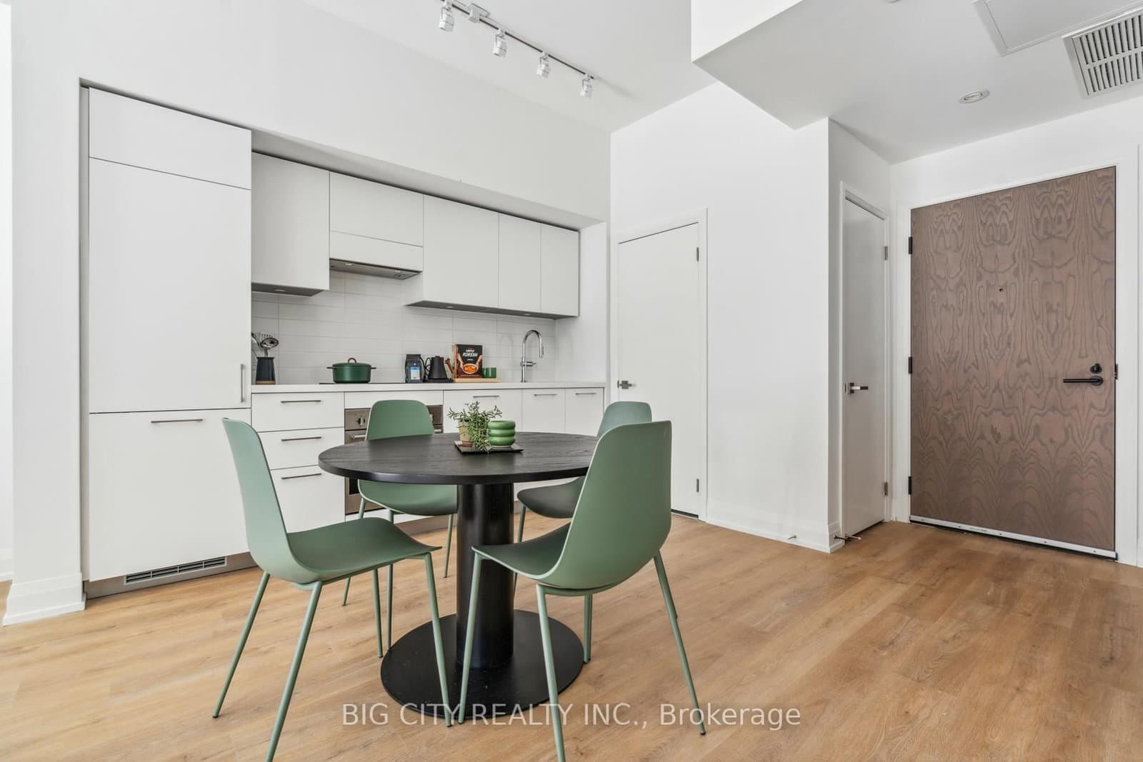 36 Brentcliffe Road, Unit 307 thumbnail 15