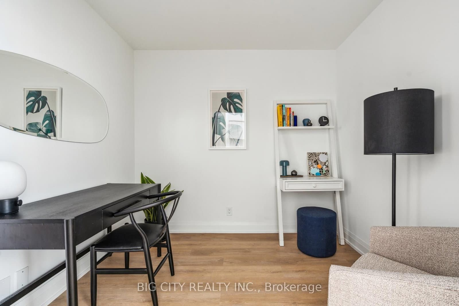 36 Brentcliffe Road, Unit 307 thumbnail 16