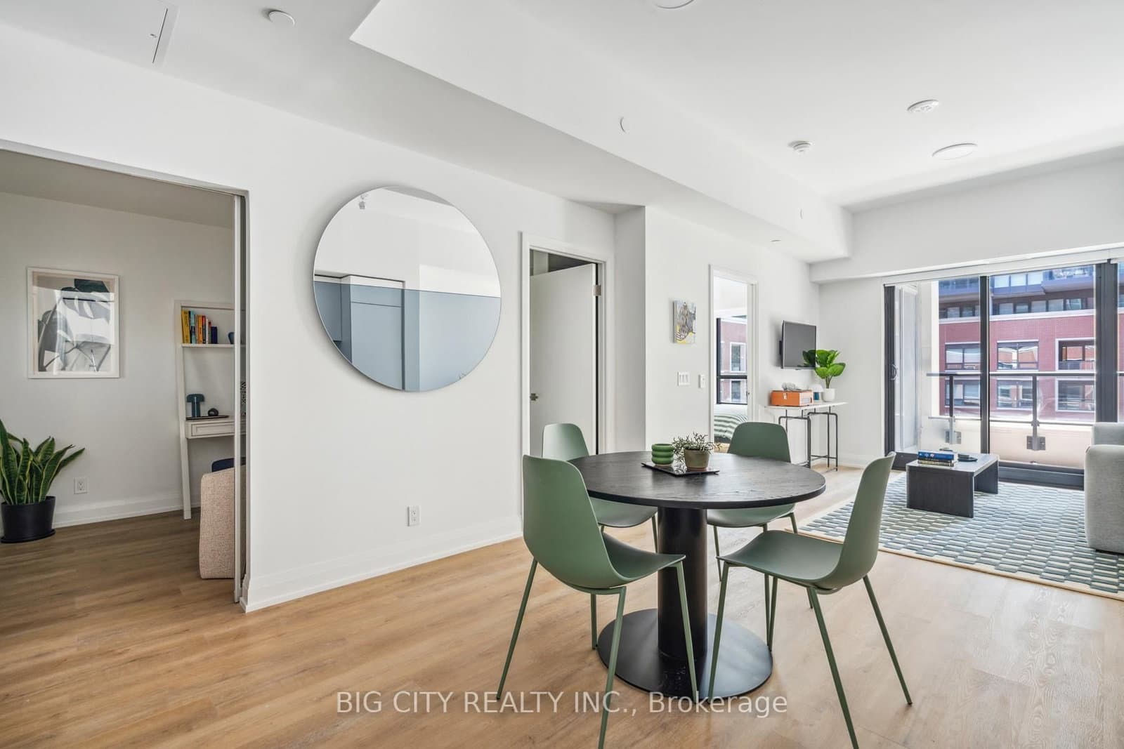 36 Brentcliffe Road, Unit 307 thumbnail 18