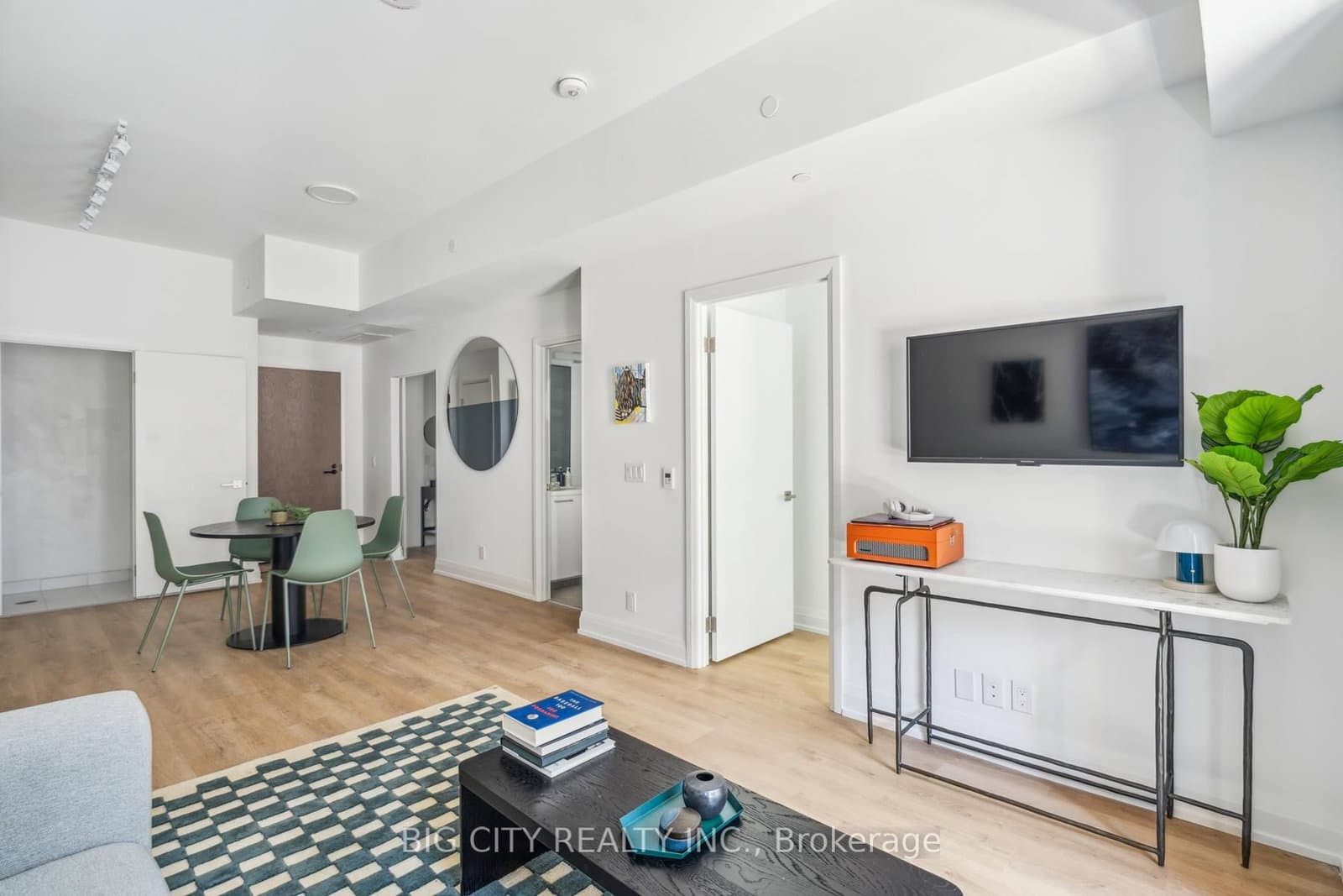 36 Brentcliffe Road, Unit 307 thumbnail 7