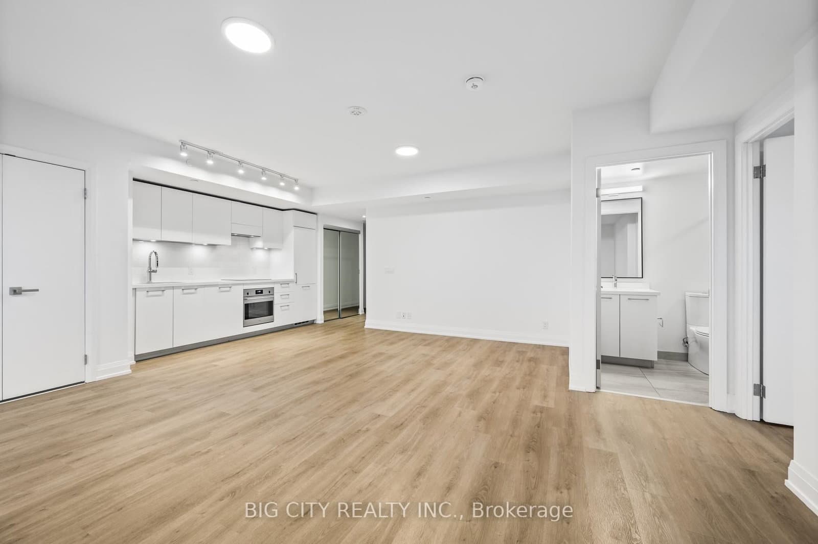 36 Brentcliffe Road, Unit 801 thumbnail 11