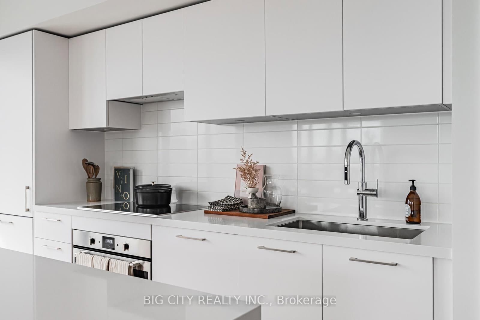 36 Brentcliffe Road, Unit 816 thumbnail 13