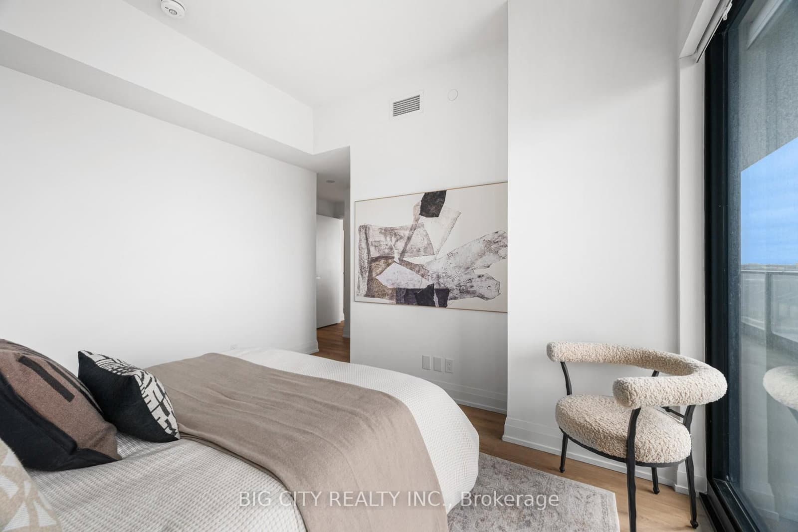 36 Brentcliffe Road, Unit 816 thumbnail 25