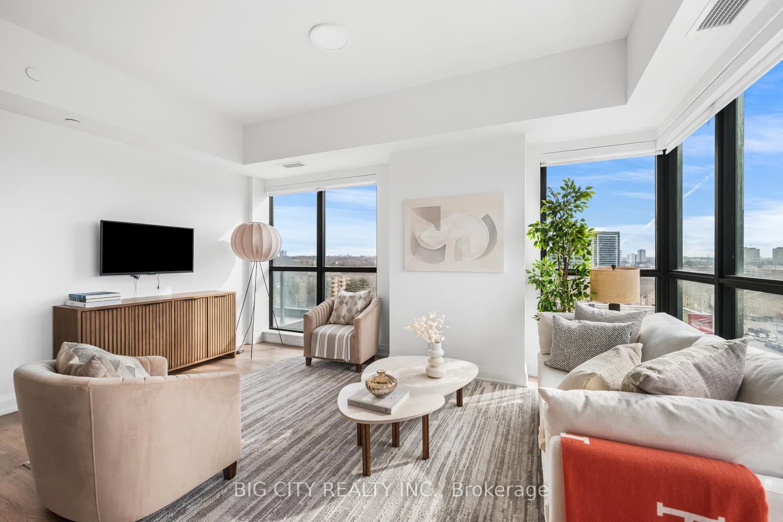 36 Brentcliffe Road, Unit 816 thumbnail 4