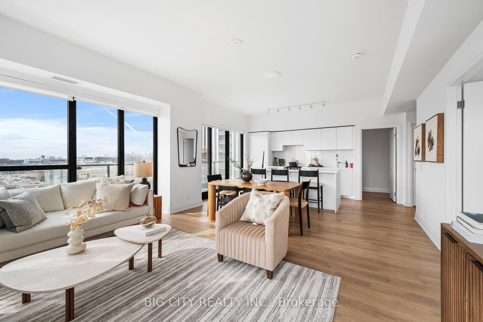 36 Brentcliffe Road, Unit 816 thumbnail 5