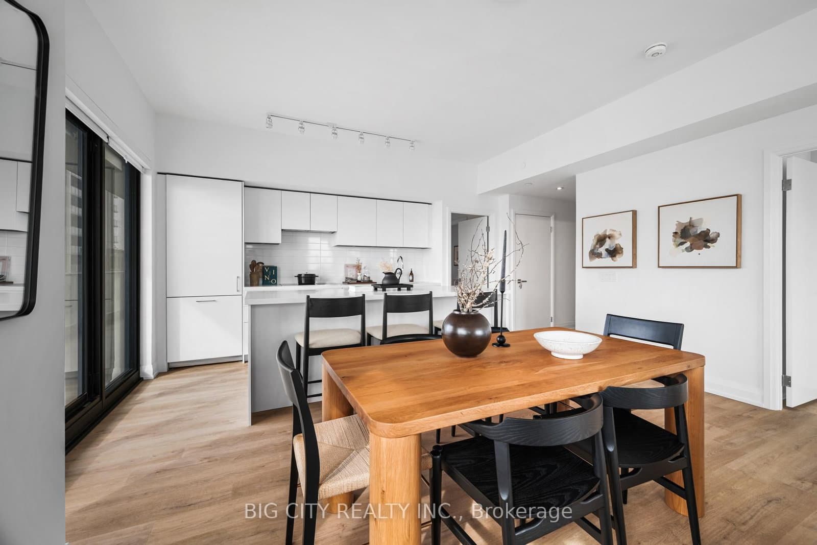 36 Brentcliffe Road, Unit 816 thumbnail 8