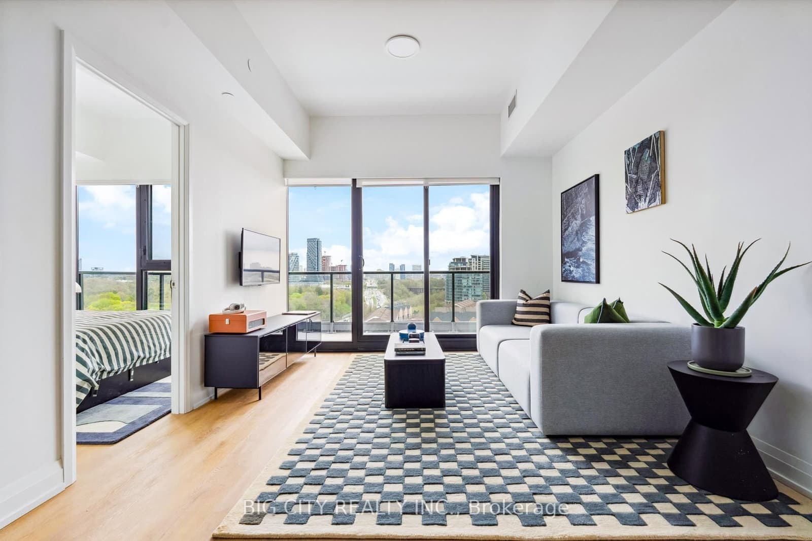 36 Brentcliffe Road, Unit 1110 - Image 1