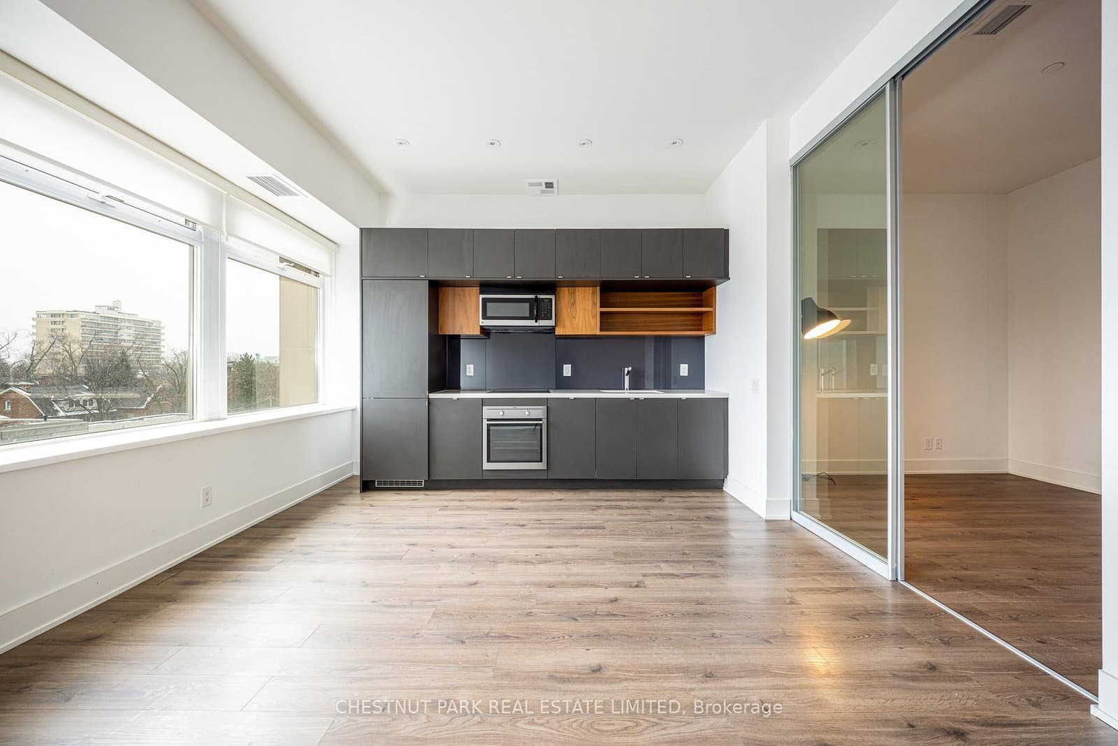 111 St Clair Avenue W, Unit 416 thumbnail 10