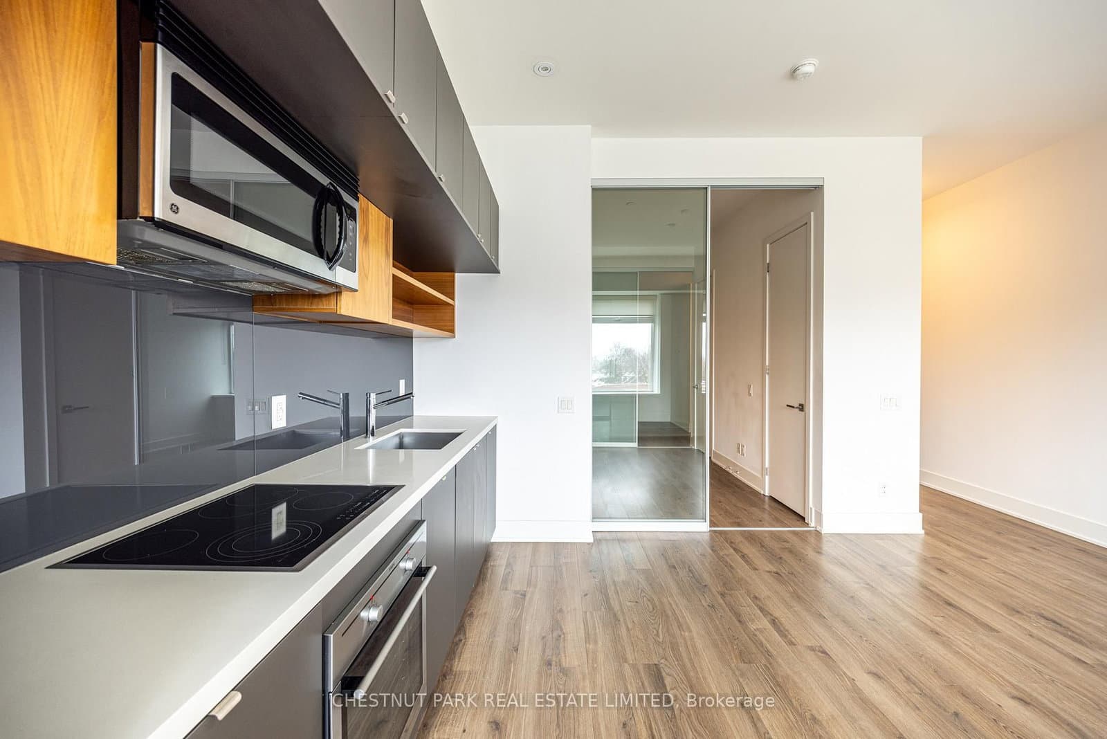 111 St Clair Avenue W, Unit 416 thumbnail 12