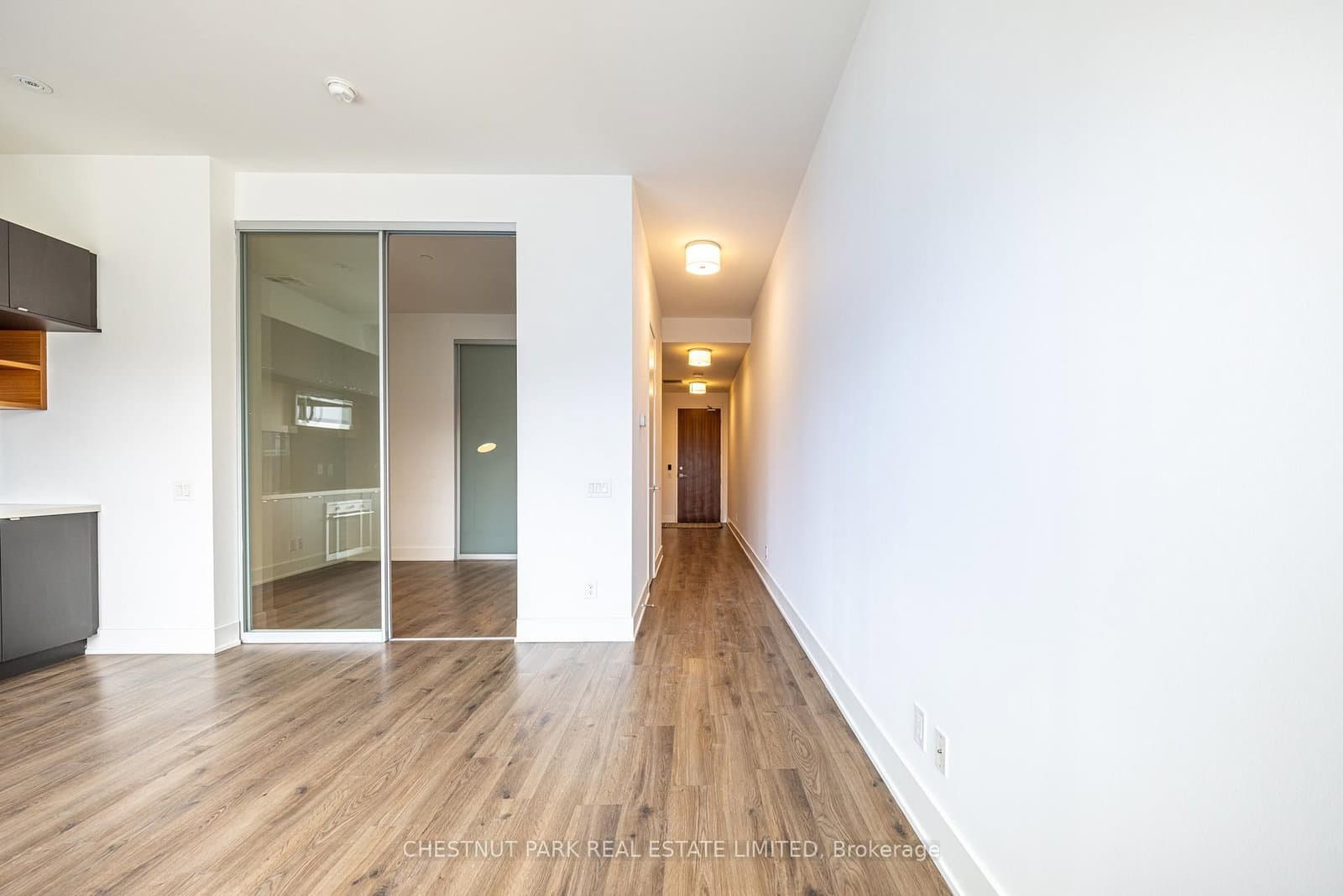 111 St Clair Avenue W, Unit 416 thumbnail 16