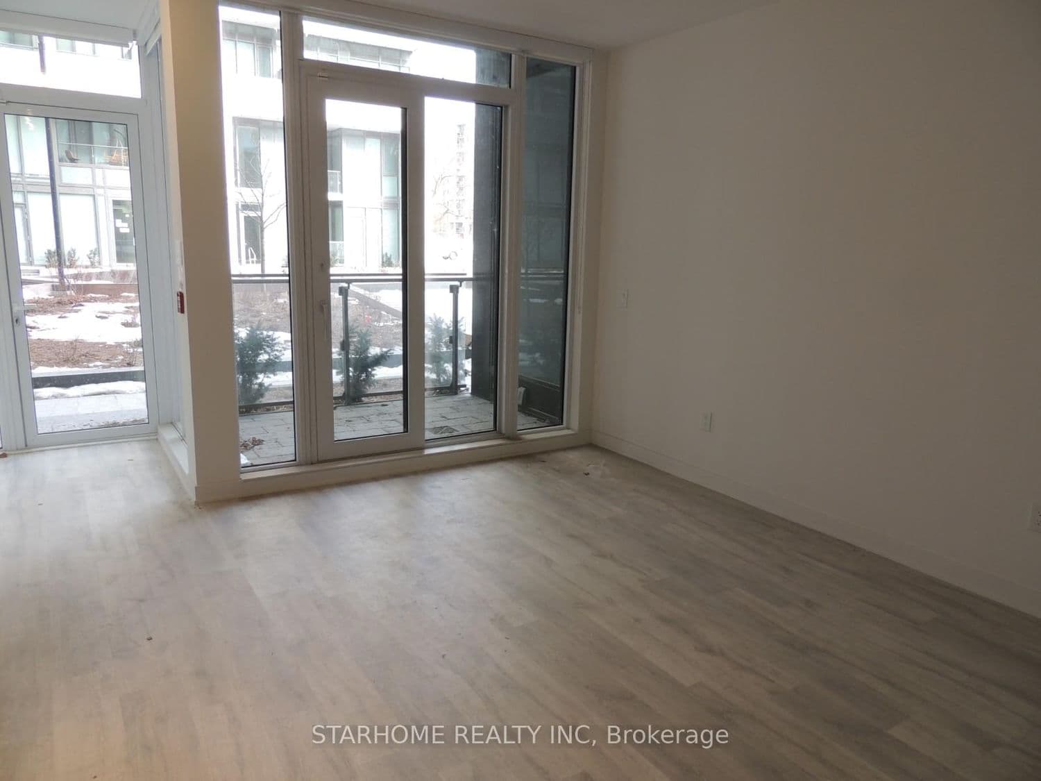 200 The Esplanade, Unit 114 thumbnail 3
