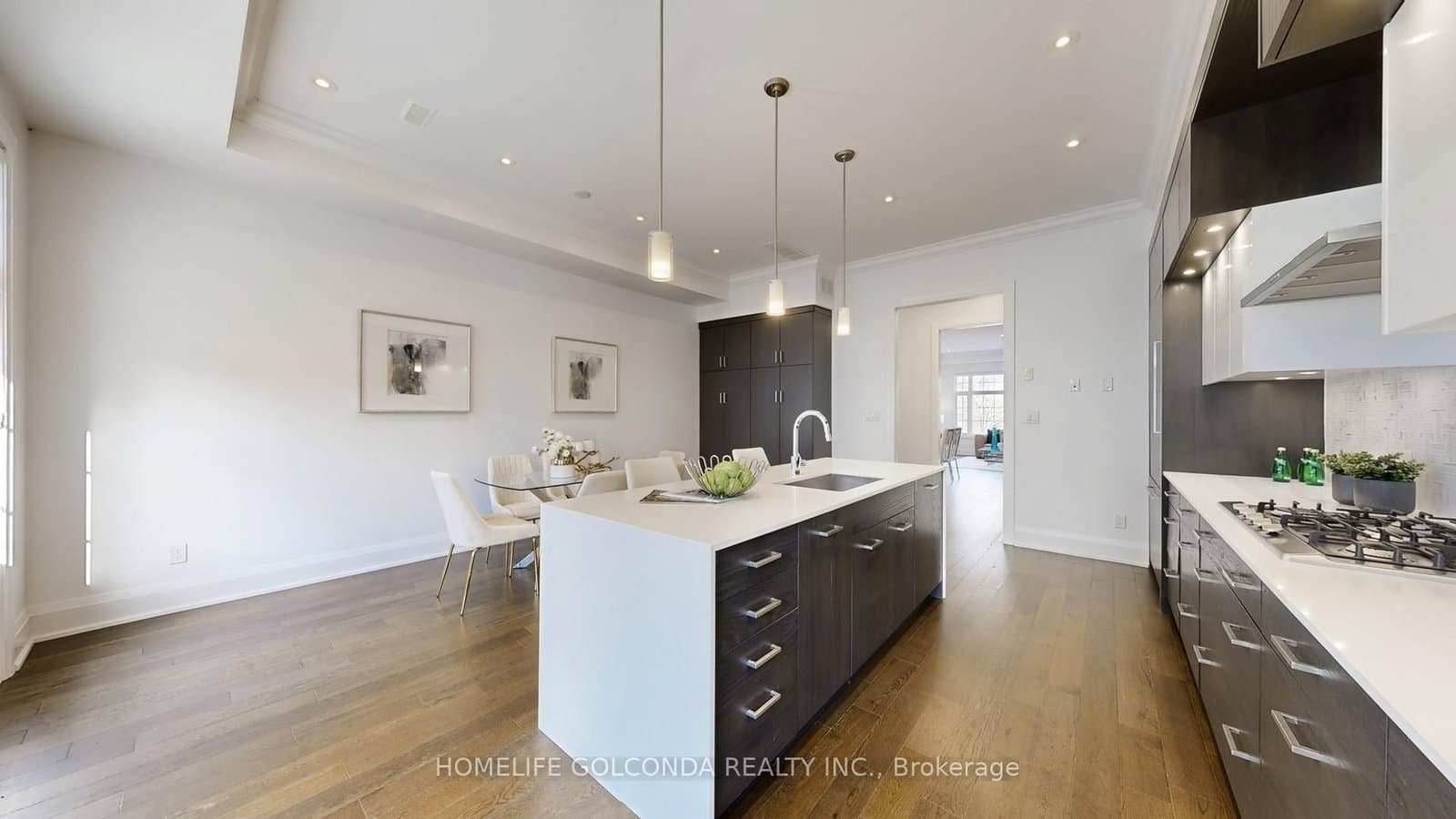 2466B Bayview Avenue thumbnail 21