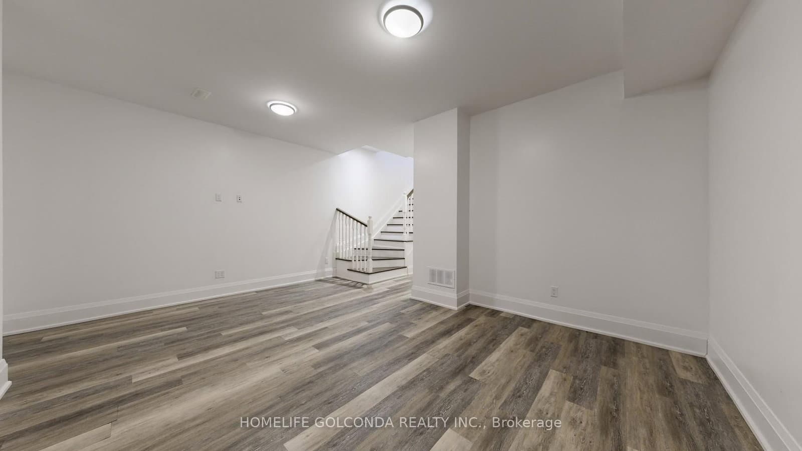 2466B Bayview Avenue thumbnail 42