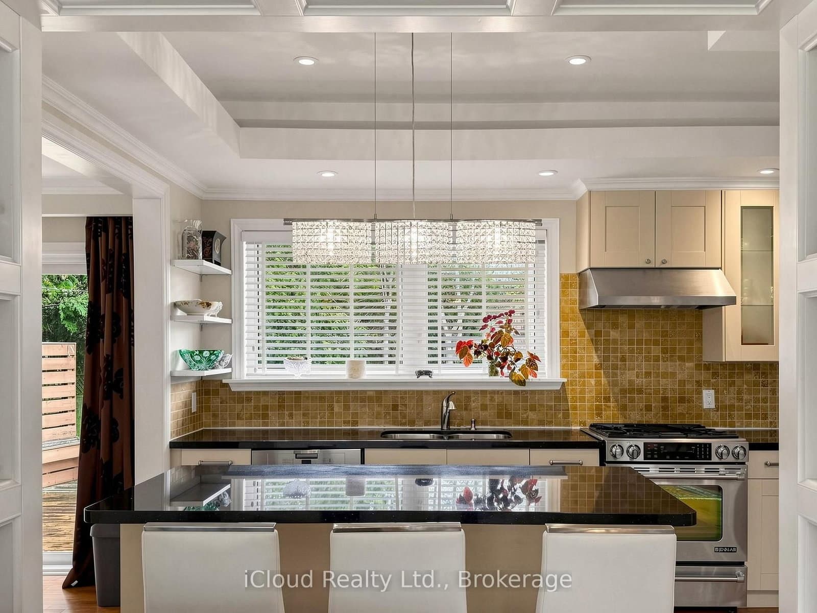 164 Munro Boulevard thumbnail 16