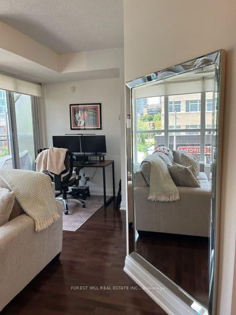1430 Yonge Street, Unit 203 thumbnail 3